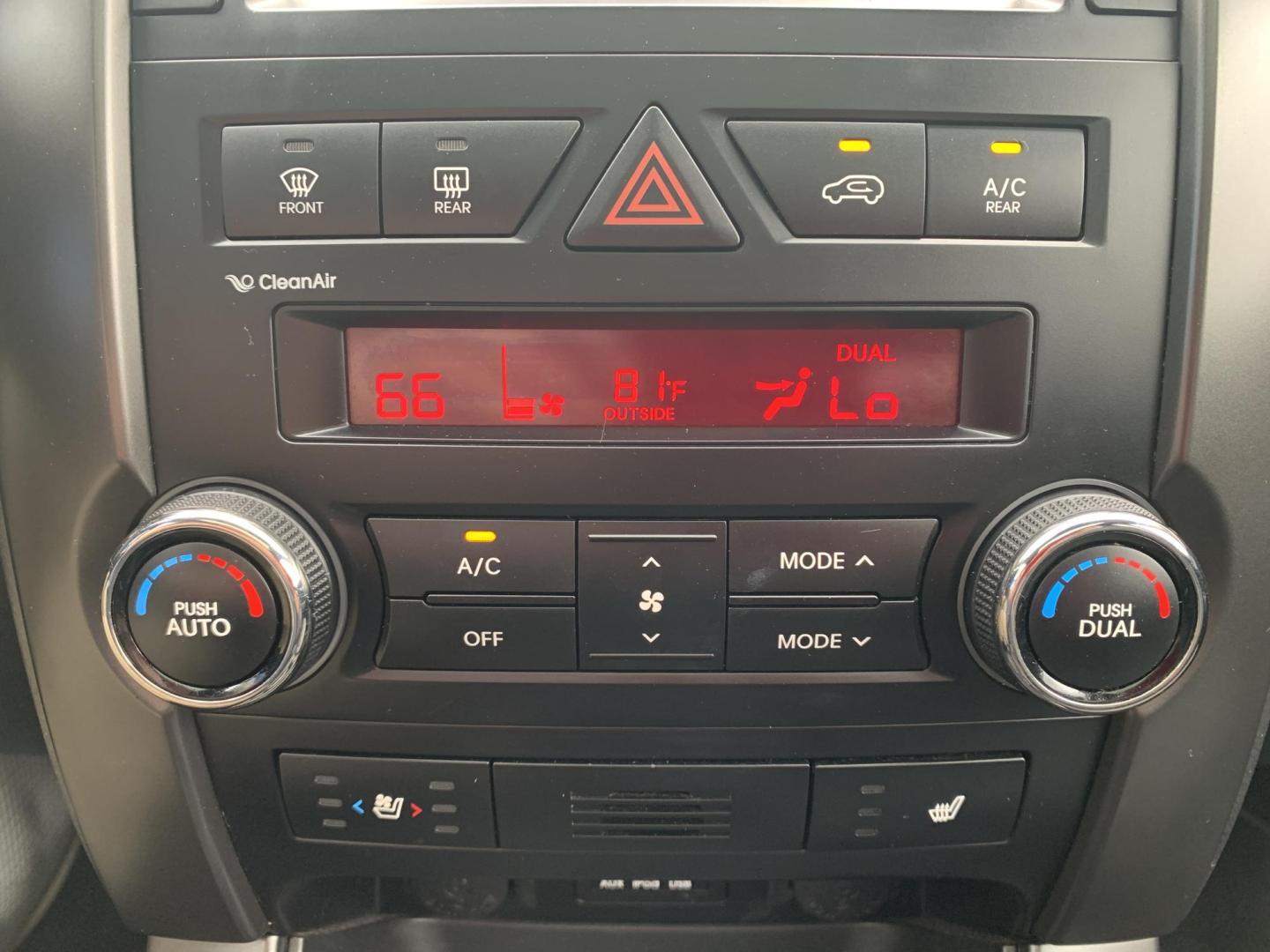 2013 GRAY /BLACK Kia Sorento SX AWD (5XYKWDA22DG) with an 3.5L V6 DOHC 24V engine, Automatic transmission, located at 506 S. Kingshighway, Cape Girardeau, MO, 63703, (573) 235-5000, 37.294991, -89.553635 - 2013 Kia Sorento SX AWD 97,xxx miles Heated and Cooled Drivers Seat Heated Steering Wheel AWD Bluetooth Power Seats Leather Seats Sun Roof 3rd. Row We have financing available and we accept trades! Fill out a credit application on our website or come by today! If you have any questions, - Photo#32