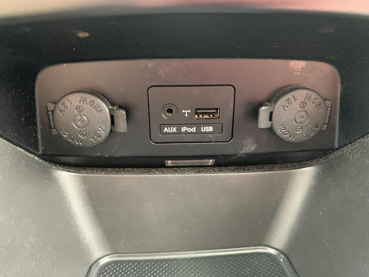 2013 GRAY /BLACK Kia Sorento SX AWD (5XYKWDA22DG) with an 3.5L V6 DOHC 24V engine, Automatic transmission, located at 506 S. Kingshighway, Cape Girardeau, MO, 63703, (573) 235-5000, 37.294991, -89.553635 - 2013 Kia Sorento SX AWD 97,xxx miles Heated and Cooled Drivers Seat Heated Steering Wheel AWD Bluetooth Power Seats Leather Seats Sun Roof 3rd. Row We have financing available and we accept trades! Fill out a credit application on our website or come by today! If you have any questions, - Photo#34