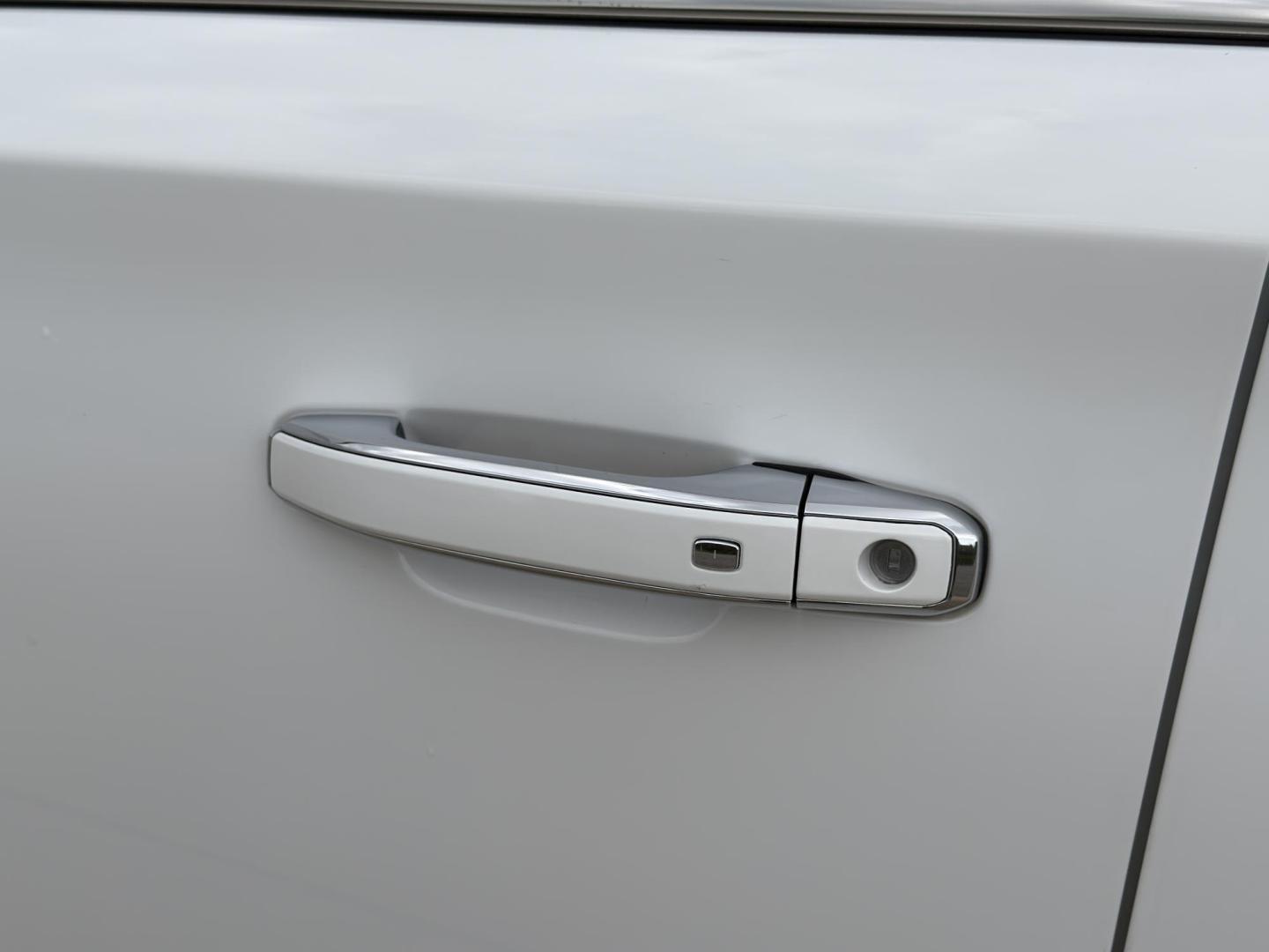 2017 WHITE /Black Chevrolet Tahoe Premier 4WD (1GNSKCKC6HR) with an 5.3L V8 engine, Automatic transmission, located at 2990 Old Orchard Rd., Jackson, MO, 63755, 37.354214, -89.612106 - 2017 Chevrolet Tahoe 1500 Premier 124xxx miles 4 Wheel Drive 5.3L V8 Automatic Leather 3rd Row Rear Entertainment Navigation Power/Heated/Cooled Seats Heated Rear Seats Heated Steering Wheel Backup Camera Sunroof Bluetooth Heads Up Display Power Running Boards Remote Start Cruise - Photo#43