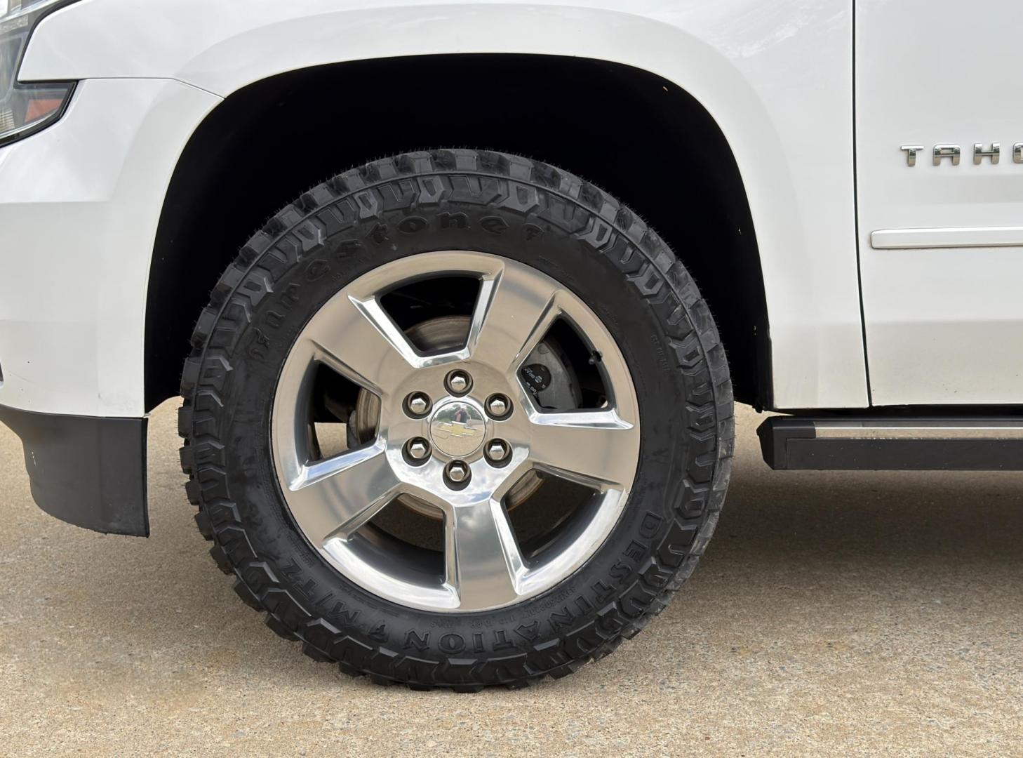 2017 WHITE /Black Chevrolet Tahoe Premier 4WD (1GNSKCKC6HR) with an 5.3L V8 engine, Automatic transmission, located at 2990 Old Orchard Rd., Jackson, MO, 63755, 37.354214, -89.612106 - 2017 Chevrolet Tahoe 1500 Premier 124xxx miles 4 Wheel Drive 5.3L V8 Automatic Leather 3rd Row Rear Entertainment Navigation Power/Heated/Cooled Seats Heated Rear Seats Heated Steering Wheel Backup Camera Sunroof Bluetooth Heads Up Display Power Running Boards Remote Start Cruise - Photo#47