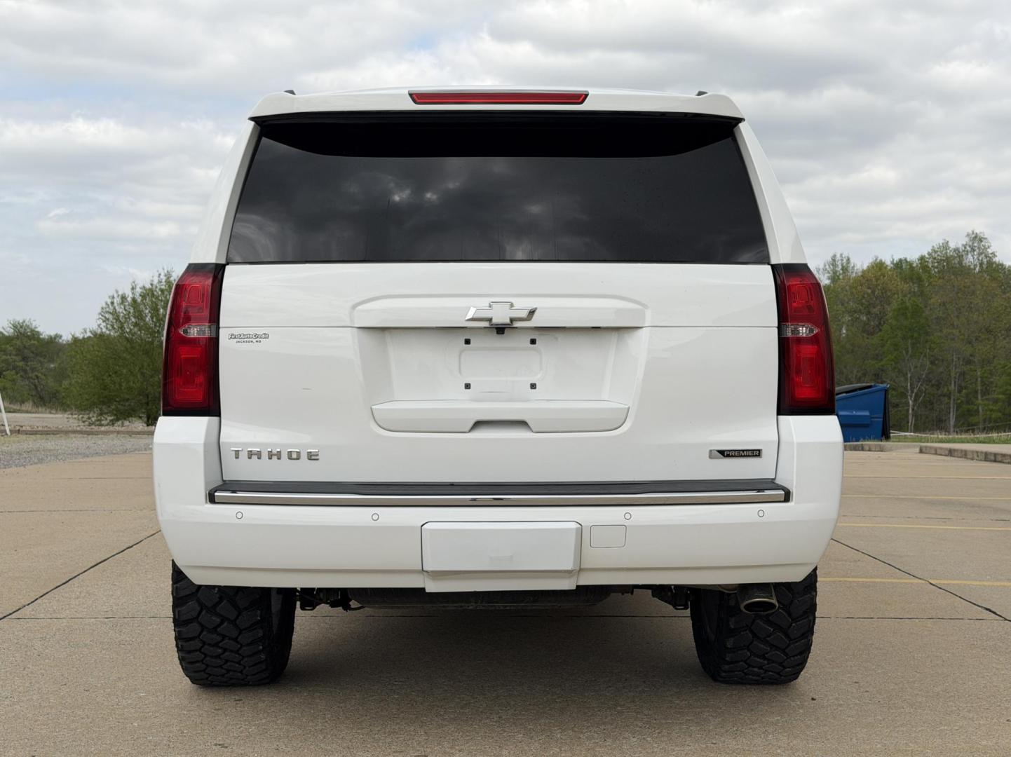 2017 WHITE /Black Chevrolet Tahoe Premier 4WD (1GNSKCKC6HR) with an 5.3L V8 engine, Automatic transmission, located at 2990 Old Orchard Rd., Jackson, MO, 63755, 37.354214, -89.612106 - 2017 Chevrolet Tahoe 1500 Premier 124xxx miles 4 Wheel Drive 5.3L V8 Automatic Leather 3rd Row Rear Entertainment Navigation Power/Heated/Cooled Seats Heated Rear Seats Heated Steering Wheel Backup Camera Sunroof Bluetooth Heads Up Display Power Running Boards Remote Start Cruise - Photo#17