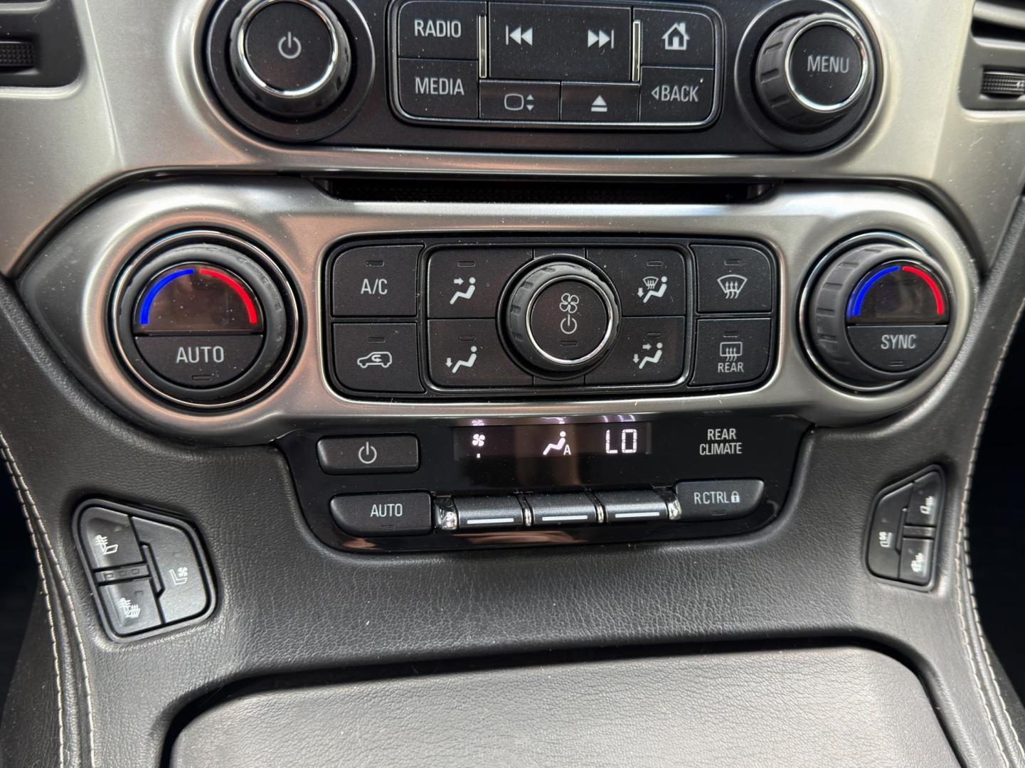 2017 WHITE /Black Chevrolet Tahoe Premier 4WD (1GNSKCKC6HR) with an 5.3L V8 engine, Automatic transmission, located at 2990 Old Orchard Rd., Jackson, MO, 63755, 37.354214, -89.612106 - 2017 Chevrolet Tahoe 1500 Premier 124xxx miles 4 Wheel Drive 5.3L V8 Automatic Leather 3rd Row Rear Entertainment Navigation Power/Heated/Cooled Seats Heated Rear Seats Heated Steering Wheel Backup Camera Sunroof Bluetooth Heads Up Display Power Running Boards Remote Start Cruise - Photo#5