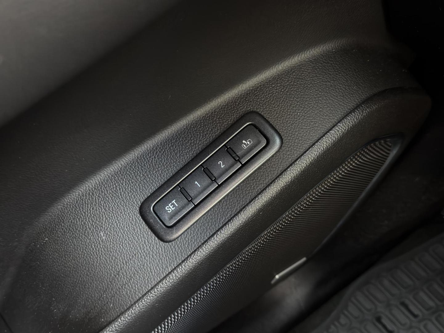 2017 WHITE /Black Chevrolet Tahoe Premier 4WD (1GNSKCKC6HR) with an 5.3L V8 engine, Automatic transmission, located at 2990 Old Orchard Rd., Jackson, MO, 63755, 37.354214, -89.612106 - 2017 Chevrolet Tahoe 1500 Premier 124xxx miles 4 Wheel Drive 5.3L V8 Automatic Leather 3rd Row Rear Entertainment Navigation Power/Heated/Cooled Seats Heated Rear Seats Heated Steering Wheel Backup Camera Sunroof Bluetooth Heads Up Display Power Running Boards Remote Start Cruise - Photo#41