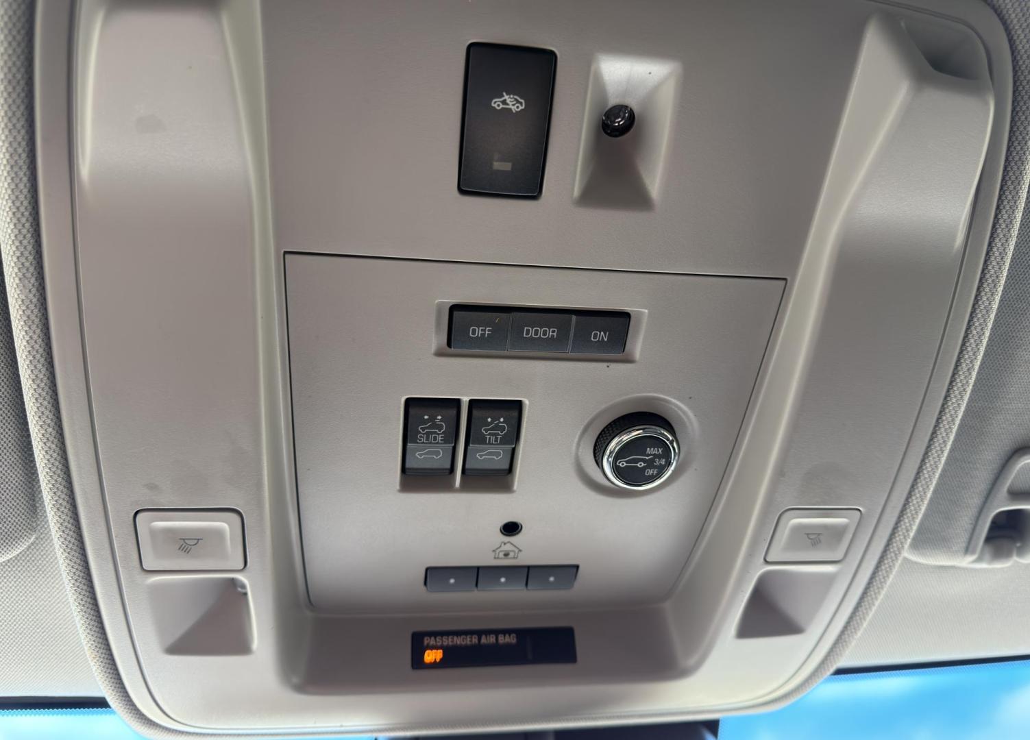 2017 WHITE /Black Chevrolet Tahoe Premier 4WD (1GNSKCKC6HR) with an 5.3L V8 engine, Automatic transmission, located at 2990 Old Orchard Rd., Jackson, MO, 63755, 37.354214, -89.612106 - 2017 Chevrolet Tahoe 1500 Premier 124xxx miles 4 Wheel Drive 5.3L V8 Automatic Leather 3rd Row Rear Entertainment Navigation Power/Heated/Cooled Seats Heated Rear Seats Heated Steering Wheel Backup Camera Sunroof Bluetooth Heads Up Display Power Running Boards Remote Start Cruise - Photo#42