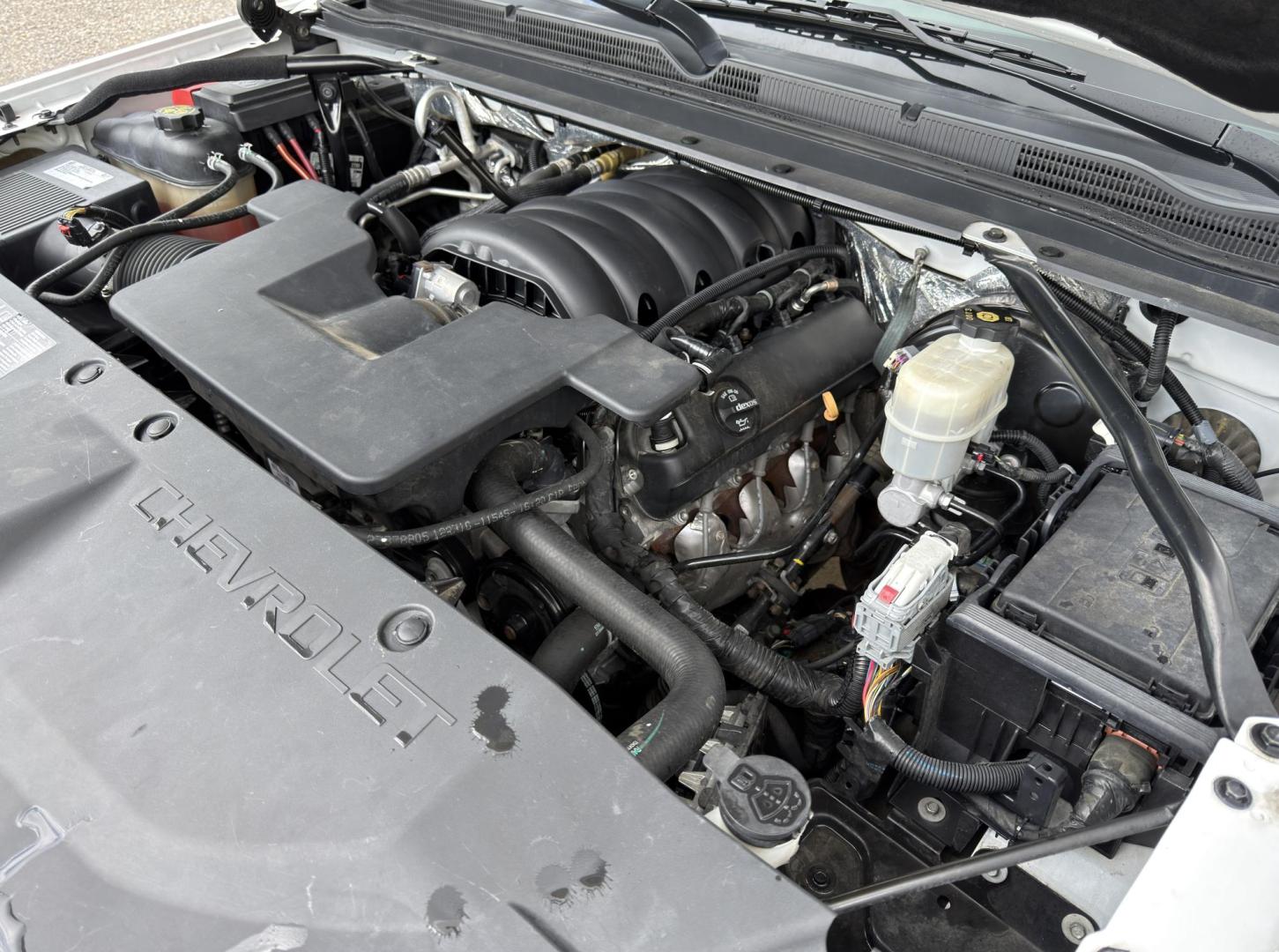 2017 WHITE /Black Chevrolet Tahoe Premier 4WD (1GNSKCKC6HR) with an 5.3L V8 engine, Automatic transmission, located at 2990 Old Orchard Rd., Jackson, MO, 63755, 37.354214, -89.612106 - 2017 Chevrolet Tahoe 1500 Premier 124xxx miles 4 Wheel Drive 5.3L V8 Automatic Leather 3rd Row Rear Entertainment Navigation Power/Heated/Cooled Seats Heated Rear Seats Heated Steering Wheel Backup Camera Sunroof Bluetooth Heads Up Display Power Running Boards Remote Start Cruise - Photo#45