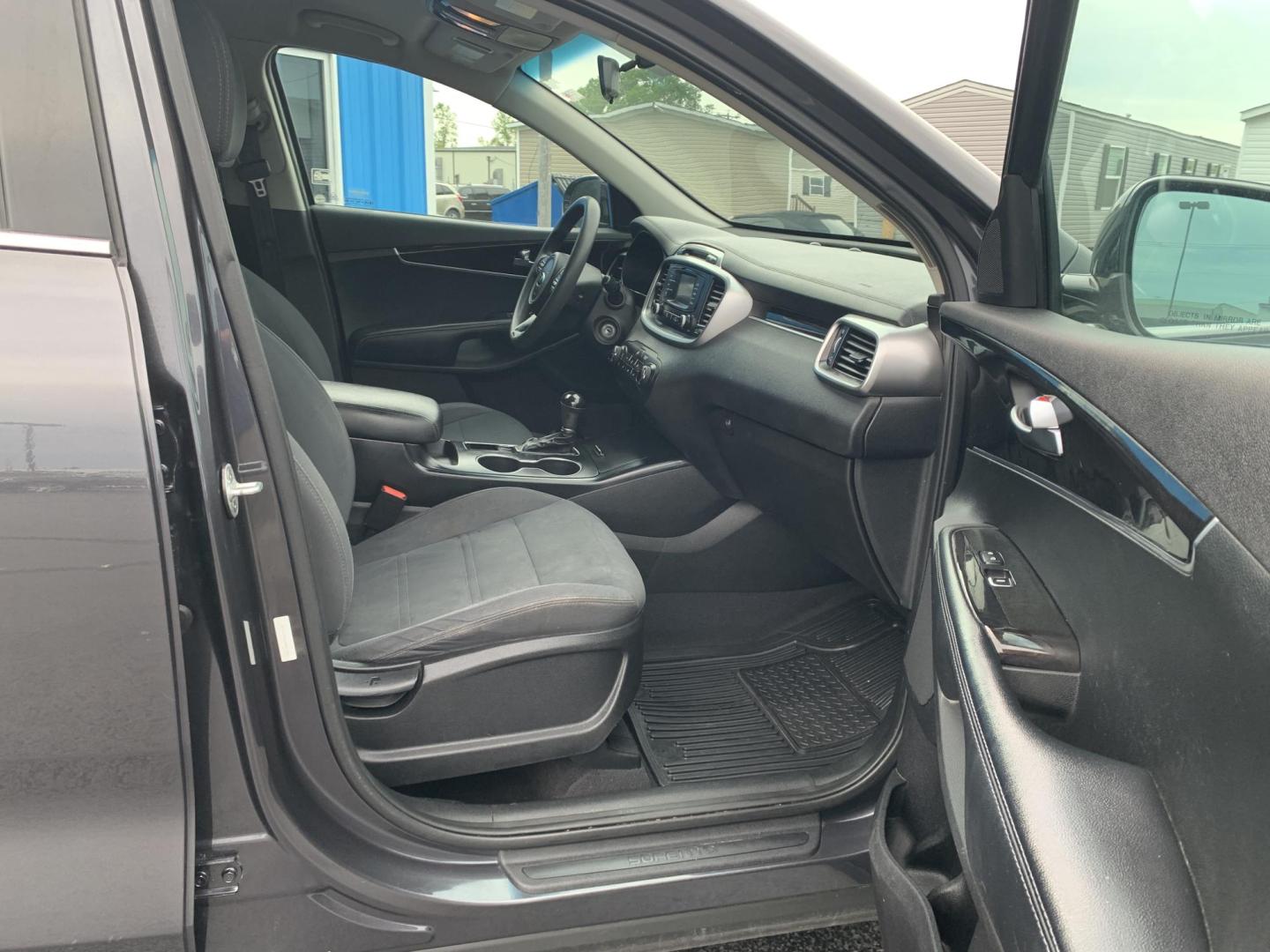 2017 GRAY /GRAY Kia Sorento L (5XYPG4A39HG) with an 2.4L L4 DOHC 16V engine, Automatic transmission, located at 506 S. Kingshighway, Cape Girardeau, MO, 63703, (573) 235-5000, 37.294991, -89.553635 - 2017 Kia Sorento L 113,xxx miles Bluetooth Cruise Cloth Seats Backup Camera Power Windows/Locks/Mirrors We have financing available and we accept trades! Fill out a credit application on our website or come by today! If you have any questions, give us a call at (573) 235-5000 or visit our - Photo#11