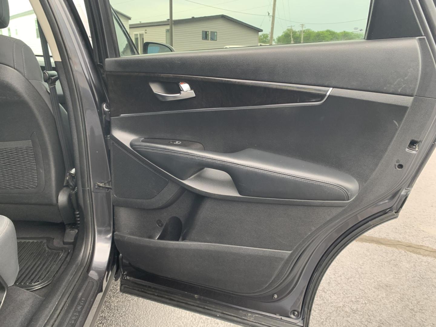 2017 GRAY /GRAY Kia Sorento L (5XYPG4A39HG) with an 2.4L L4 DOHC 16V engine, Automatic transmission, located at 506 S. Kingshighway, Cape Girardeau, MO, 63703, (573) 235-5000, 37.294991, -89.553635 - 2017 Kia Sorento L 113,xxx miles Bluetooth Cruise Cloth Seats Backup Camera Power Windows/Locks/Mirrors We have financing available and we accept trades! Fill out a credit application on our website or come by today! If you have any questions, give us a call at (573) 235-5000 or visit our - Photo#12