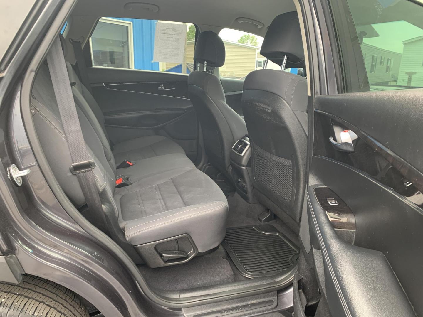 2017 GRAY /GRAY Kia Sorento L (5XYPG4A39HG) with an 2.4L L4 DOHC 16V engine, Automatic transmission, located at 506 S. Kingshighway, Cape Girardeau, MO, 63703, (573) 235-5000, 37.294991, -89.553635 - 2017 Kia Sorento L 113,xxx miles Bluetooth Cruise Cloth Seats Backup Camera Power Windows/Locks/Mirrors We have financing available and we accept trades! Fill out a credit application on our website or come by today! If you have any questions, give us a call at (573) 235-5000 or visit our - Photo#13