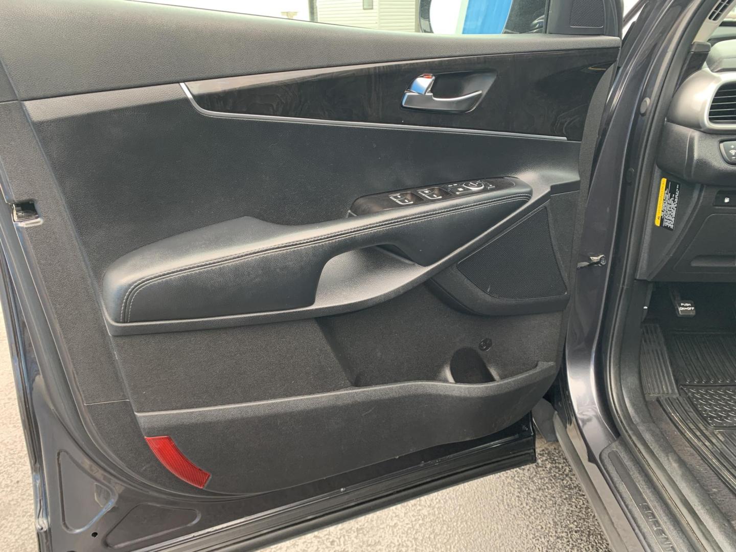 2017 GRAY /GRAY Kia Sorento L (5XYPG4A39HG) with an 2.4L L4 DOHC 16V engine, Automatic transmission, located at 506 S. Kingshighway, Cape Girardeau, MO, 63703, (573) 235-5000, 37.294991, -89.553635 - 2017 Kia Sorento L 113,xxx miles Bluetooth Cruise Cloth Seats Backup Camera Power Windows/Locks/Mirrors We have financing available and we accept trades! Fill out a credit application on our website or come by today! If you have any questions, give us a call at (573) 235-5000 or visit our - Photo#18