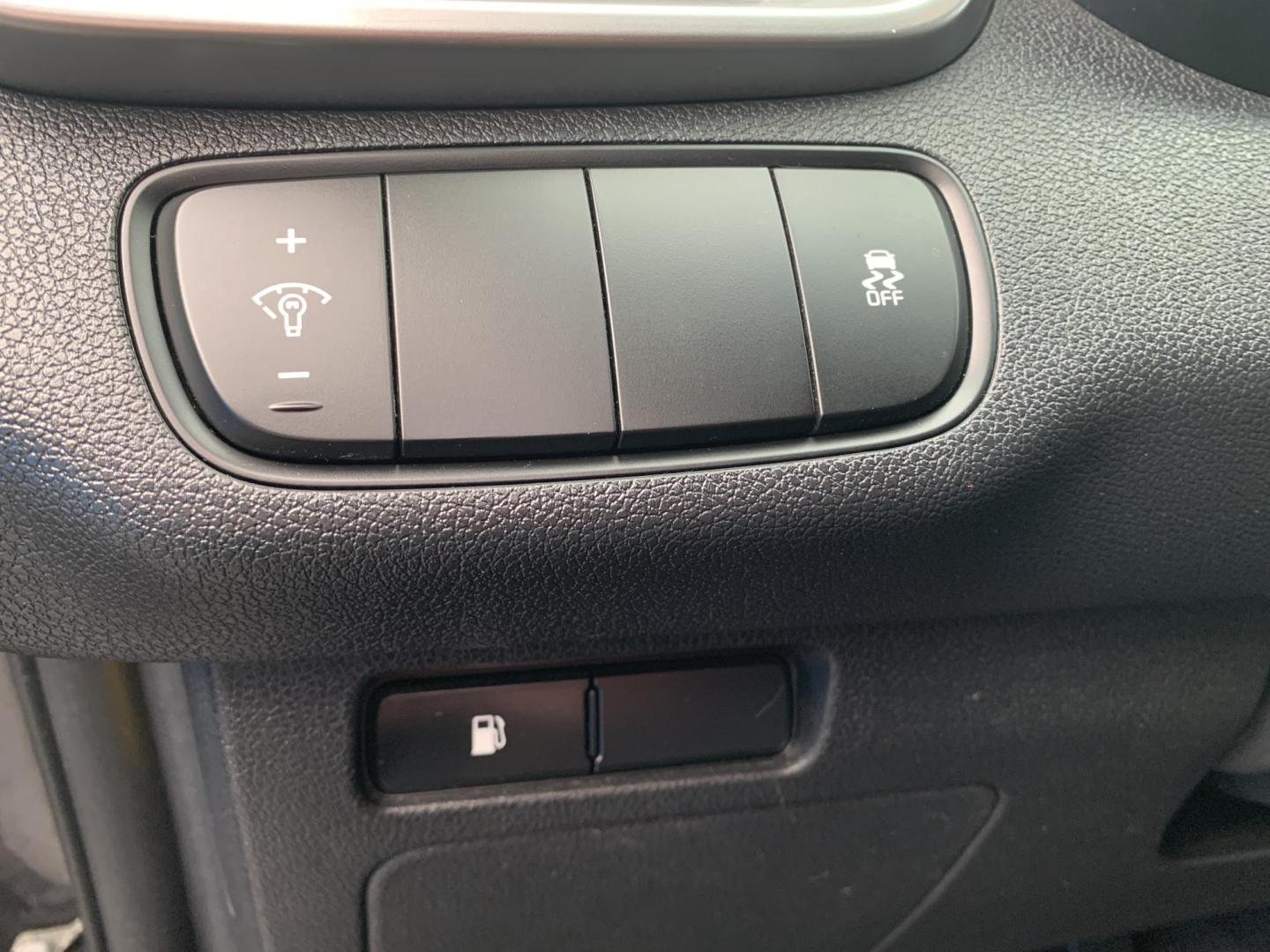 2017 GRAY /GRAY Kia Sorento L (5XYPG4A39HG) with an 2.4L L4 DOHC 16V engine, Automatic transmission, located at 506 S. Kingshighway, Cape Girardeau, MO, 63703, (573) 235-5000, 37.294991, -89.553635 - 2017 Kia Sorento L 113,xxx miles Bluetooth Cruise Cloth Seats Backup Camera Power Windows/Locks/Mirrors We have financing available and we accept trades! Fill out a credit application on our website or come by today! If you have any questions, give us a call at (573) 235-5000 or visit our - Photo#21