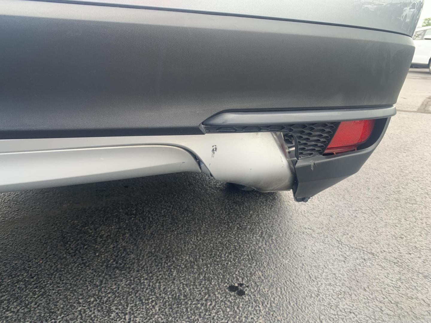 2019 SILVER /GRAY Honda Pilot EX 4WD (5FNYF6H32KB) with an 3.5L V6 SOHC 24V engine, Automatic transmission, located at 506 S. Kingshighway, Cape Girardeau, MO, 63703, (573) 235-5000, 37.294991, -89.553635 - 2019 Honda Pilot EX 4WD 104,xxx miles Adaptive Cruise Lane Warning Apple CarPlay Heated Seats Cloth Seats 3rd. Row Power Windows/Locks/Mirrors We have financing available and we accept trades! Fill out a credit application on our website or come by today! If you have any questions, give - Photo#38