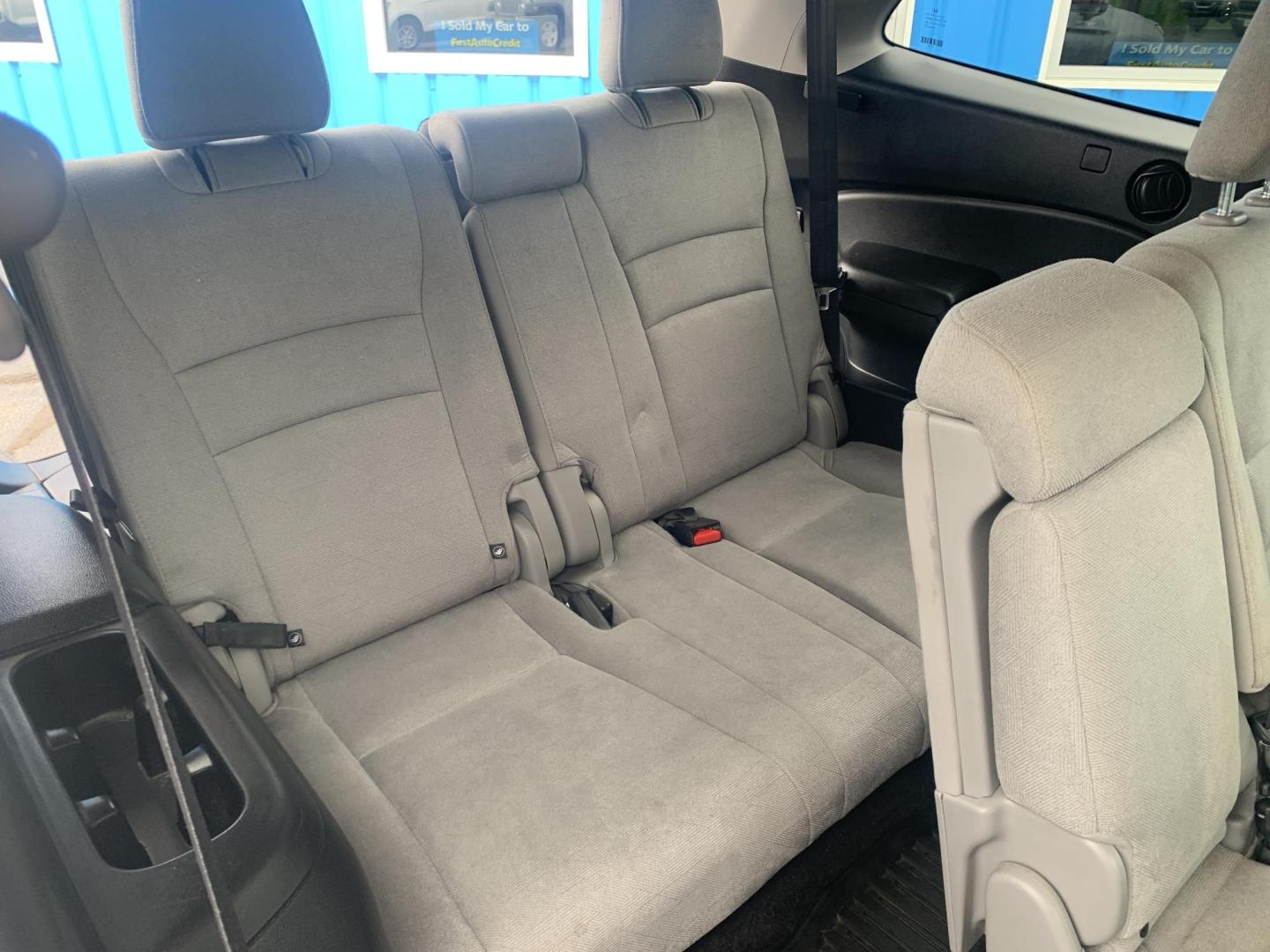 2019 SILVER /GRAY Honda Pilot EX 4WD (5FNYF6H32KB) with an 3.5L V6 SOHC 24V engine, Automatic transmission, located at 506 S. Kingshighway, Cape Girardeau, MO, 63703, (573) 235-5000, 37.294991, -89.553635 - 2019 Honda Pilot EX 4WD 104,xxx miles Adaptive Cruise Lane Warning Apple CarPlay Heated Seats Cloth Seats 3rd. Row Power Windows/Locks/Mirrors We have financing available and we accept trades! Fill out a credit application on our website or come by today! If you have any questions, give - Photo#11