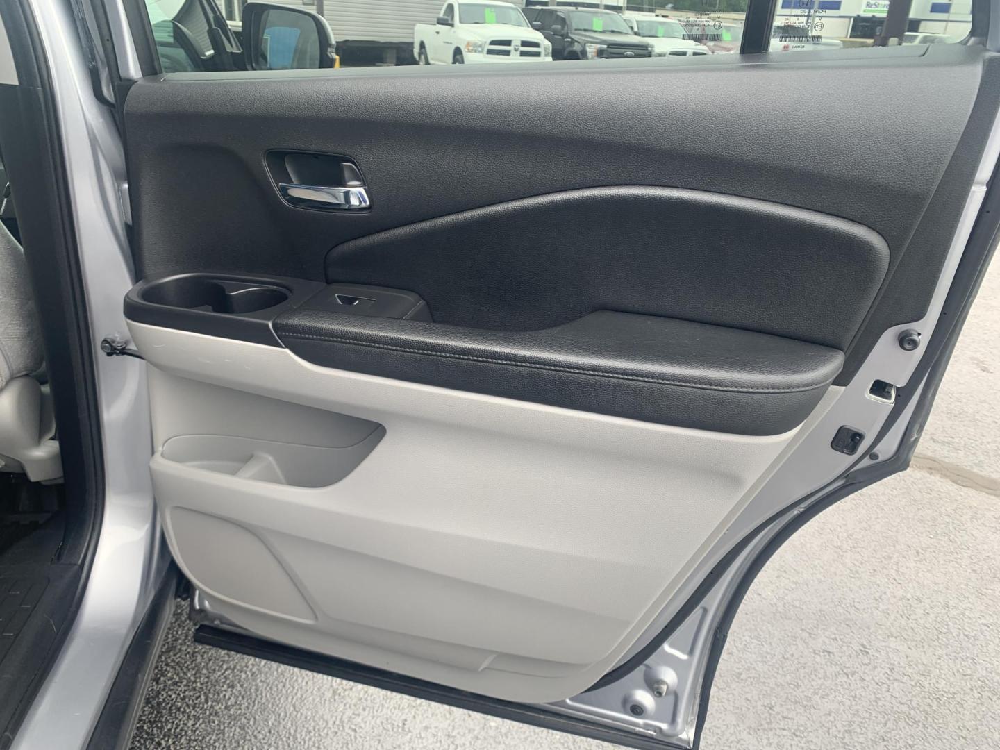 2019 SILVER /GRAY Honda Pilot EX 4WD (5FNYF6H32KB) with an 3.5L V6 SOHC 24V engine, Automatic transmission, located at 506 S. Kingshighway, Cape Girardeau, MO, 63703, (573) 235-5000, 37.294991, -89.553635 - 2019 Honda Pilot EX 4WD 104,xxx miles Adaptive Cruise Lane Warning Apple CarPlay Heated Seats Cloth Seats 3rd. Row Power Windows/Locks/Mirrors We have financing available and we accept trades! Fill out a credit application on our website or come by today! If you have any questions, give - Photo#16