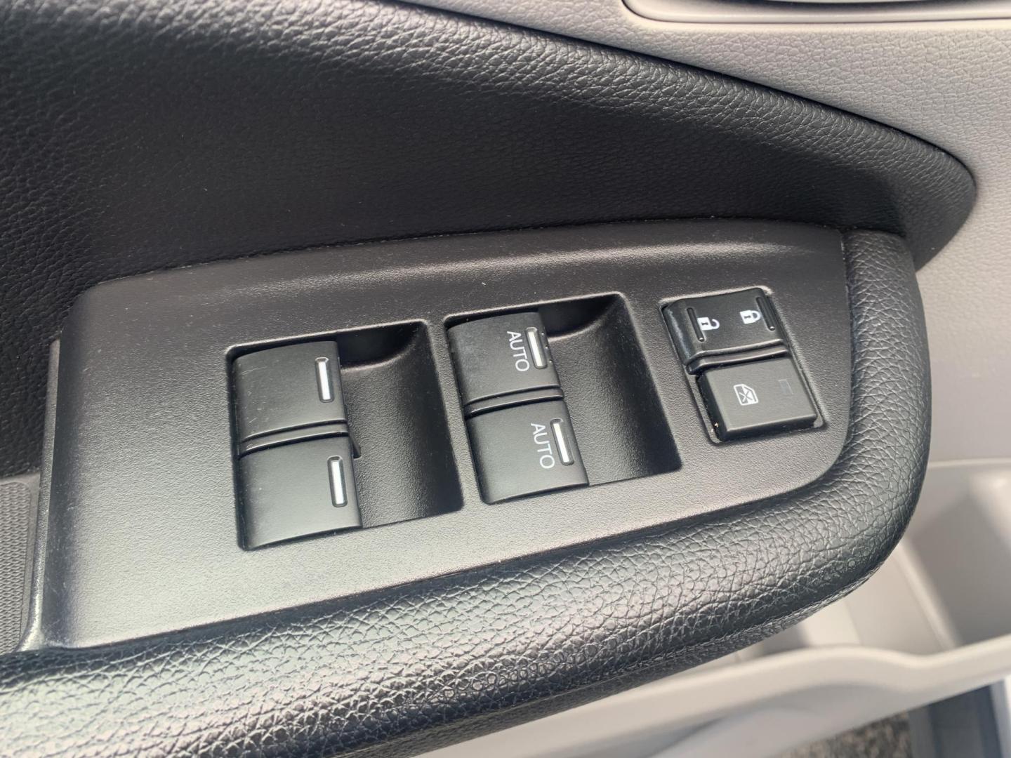 2019 SILVER /GRAY Honda Pilot EX 4WD (5FNYF6H32KB) with an 3.5L V6 SOHC 24V engine, Automatic transmission, located at 506 S. Kingshighway, Cape Girardeau, MO, 63703, (573) 235-5000, 37.294991, -89.553635 - 2019 Honda Pilot EX 4WD 104,xxx miles Adaptive Cruise Lane Warning Apple CarPlay Heated Seats Cloth Seats 3rd. Row Power Windows/Locks/Mirrors We have financing available and we accept trades! Fill out a credit application on our website or come by today! If you have any questions, give - Photo#22