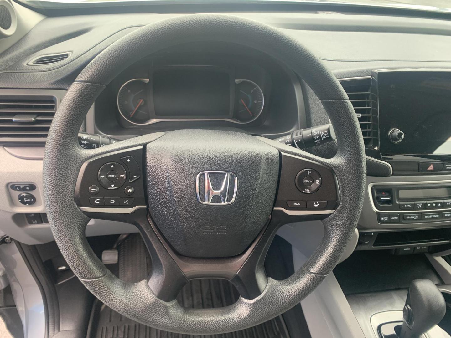 2019 SILVER /GRAY Honda Pilot EX 4WD (5FNYF6H32KB) with an 3.5L V6 SOHC 24V engine, Automatic transmission, located at 506 S. Kingshighway, Cape Girardeau, MO, 63703, (573) 235-5000, 37.294991, -89.553635 - 2019 Honda Pilot EX 4WD 104,xxx miles Adaptive Cruise Lane Warning Apple CarPlay Heated Seats Cloth Seats 3rd. Row Power Windows/Locks/Mirrors We have financing available and we accept trades! Fill out a credit application on our website or come by today! If you have any questions, give - Photo#25