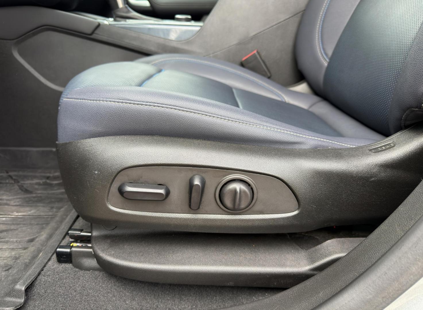 2023 GRAY /Blue Chevrolet Blazer RS (3GNKBERSXPS) with an 3.6L V6 engine, Automatic transmission, located at 2990 Old Orchard Rd., Jackson, MO, 63755, 37.354214, -89.612106 - 2023 Chevrolet Blazer RS 41xxx miles Front Wheel Drive 3.6L V6 Automatic Leather Navigation Backup Camera Power/Heated Seats Heated Steering Wheel Bluetooth Remote Start Cruise Power Windows/Locks/Mirrors We have financing available and we accept trades! Fill out a credit application o - Photo#5