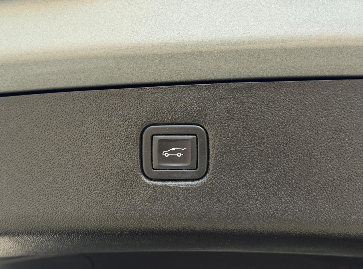 2023 GRAY /Blue Chevrolet Blazer RS (3GNKBERSXPS) with an 3.6L V6 engine, Automatic transmission, located at 2990 Old Orchard Rd., Jackson, MO, 63755, 37.354214, -89.612106 - 2023 Chevrolet Blazer RS 41xxx miles Front Wheel Drive 3.6L V6 Automatic Leather Navigation Backup Camera Power/Heated Seats Heated Steering Wheel Bluetooth Remote Start Cruise Power Windows/Locks/Mirrors We have financing available and we accept trades! Fill out a credit application o - Photo#22