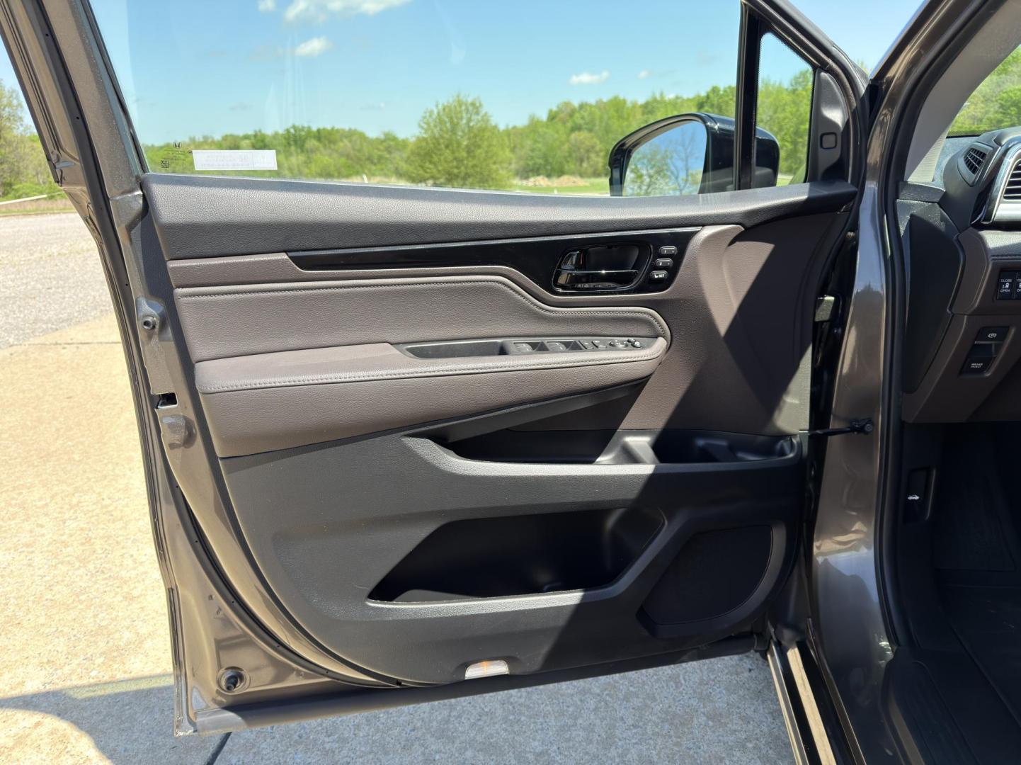 2020 BROWN /Brown Honda Odyssey Elite (5FNRL6H93LB) with an 3.5L V6 engine, Automatic transmission, located at 2990 Old Orchard Rd., Jackson, MO, 63755, 37.354214, -89.612106 - 2020 Honda Odyssey Elite 1-Owner 122xxx miles Front Wheel Drive 3.5L V6 Automatic Leather 3rd Row Rear Entertainment Navigation Power/Heated/Cooled Seats Heated Steering Wheel Backup Camera Sunroof Bluetooth Remote Start Cruise Power Windows/Locks/Mirrors We have financing availabl - Photo#16