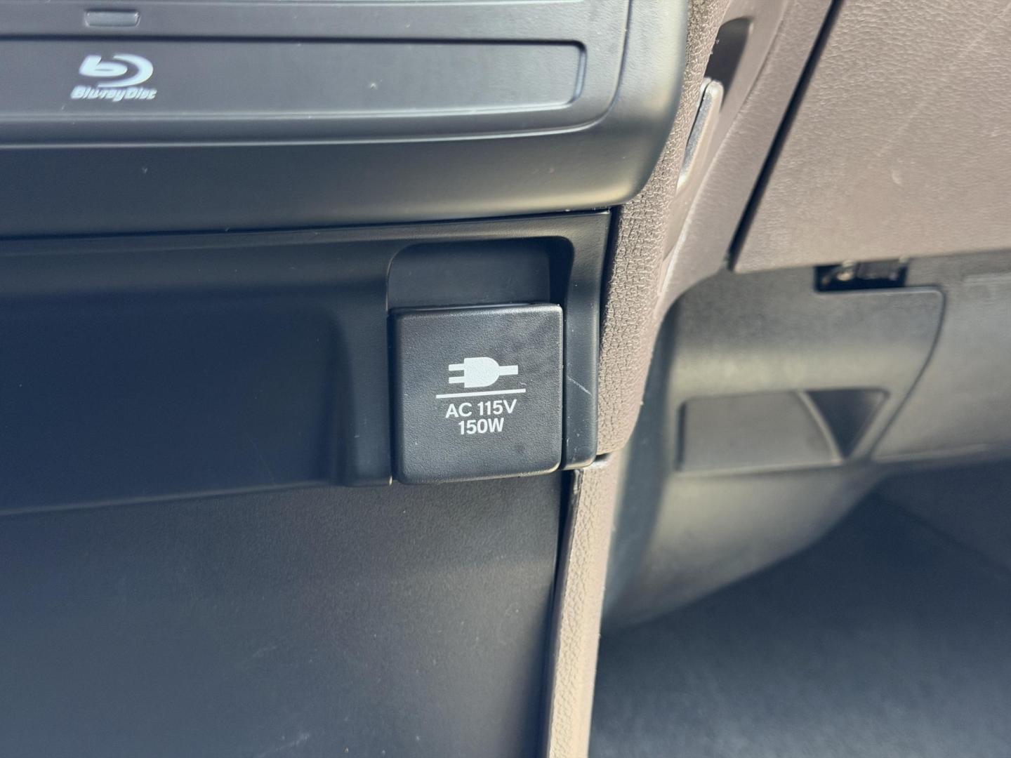 2020 BROWN /Brown Honda Odyssey Elite (5FNRL6H93LB) with an 3.5L V6 engine, Automatic transmission, located at 2990 Old Orchard Rd., Jackson, MO, 63755, 37.354214, -89.612106 - 2020 Honda Odyssey Elite 1-Owner 122xxx miles Front Wheel Drive 3.5L V6 Automatic Leather 3rd Row Rear Entertainment Navigation Power/Heated/Cooled Seats Heated Steering Wheel Backup Camera Sunroof Bluetooth Remote Start Cruise Power Windows/Locks/Mirrors We have financing availabl - Photo#31