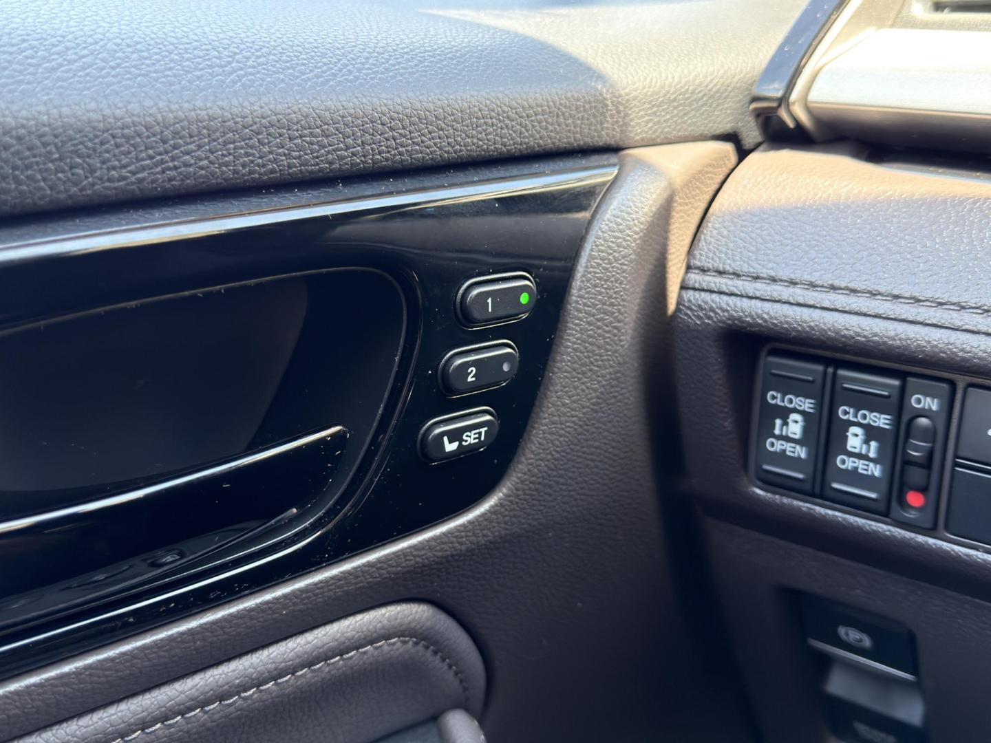 2020 BROWN /Brown Honda Odyssey Elite (5FNRL6H93LB) with an 3.5L V6 engine, Automatic transmission, located at 2990 Old Orchard Rd., Jackson, MO, 63755, 37.354214, -89.612106 - 2020 Honda Odyssey Elite 1-Owner 122xxx miles Front Wheel Drive 3.5L V6 Automatic Leather 3rd Row Rear Entertainment Navigation Power/Heated/Cooled Seats Heated Steering Wheel Backup Camera Sunroof Bluetooth Remote Start Cruise Power Windows/Locks/Mirrors We have financing availabl - Photo#34