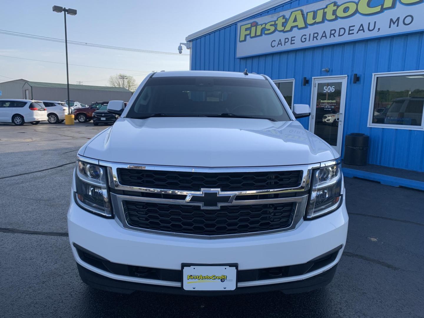 2015 WHITE /BLACK Chevrolet Tahoe LT 4WD (1GNSKBKC9FR) with an 5.3L V8 OHV 16V engine, Automatic transmission, located at 506 S. Kingshighway, Cape Girardeau, MO, 63703, (573) 235-5000, 37.294991, -89.553635 - 2015 Chevrolet Tahoe LT 4WD 129,xxx Miles 3rd. Row Leather Seats Heated Seats Power Lift gate Adaptive Cruise Bluetooth Bose Stereo Power Windows/Locks/Mirrors Remote Start 4 Wheel Drive We have financing available and we accept trades! Fill out a credit application on our website or com - Photo#1