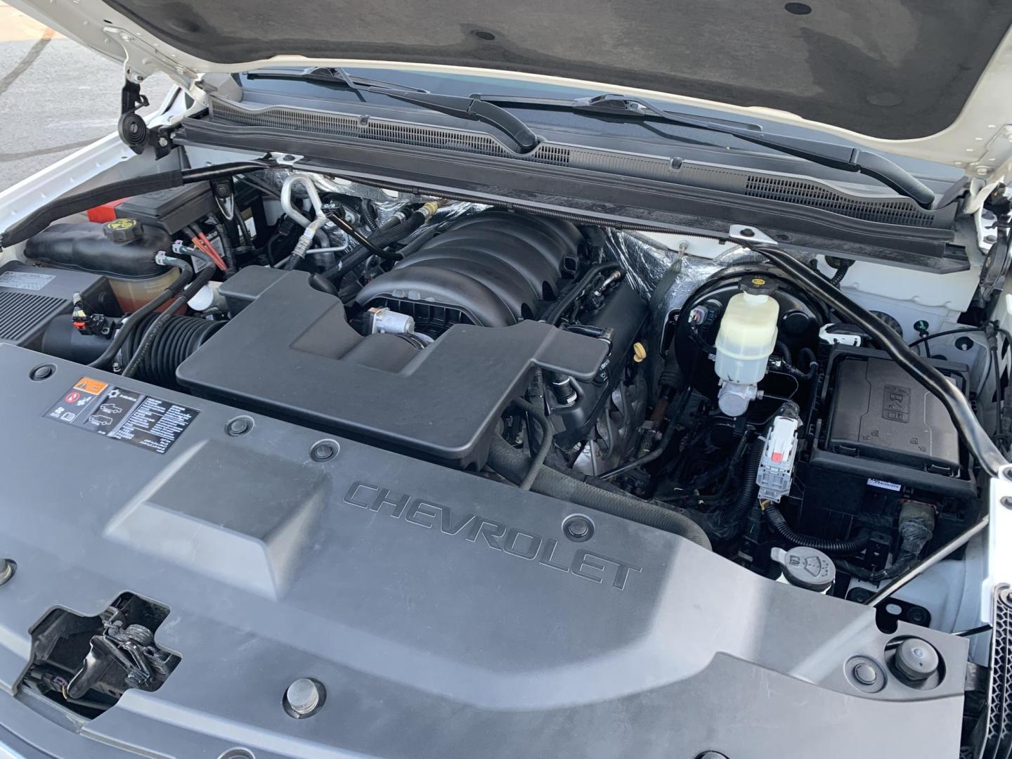 2015 WHITE /BLACK Chevrolet Tahoe LT 4WD (1GNSKBKC9FR) with an 5.3L V8 OHV 16V engine, Automatic transmission, located at 506 S. Kingshighway, Cape Girardeau, MO, 63703, (573) 235-5000, 37.294991, -89.553635 - 2015 Chevrolet Tahoe LT 4WD 129,xxx Miles 3rd. Row Leather Seats Heated Seats Power Lift gate Adaptive Cruise Bluetooth Bose Stereo Power Windows/Locks/Mirrors Remote Start 4 Wheel Drive We have financing available and we accept trades! Fill out a credit application on our website or com - Photo#2