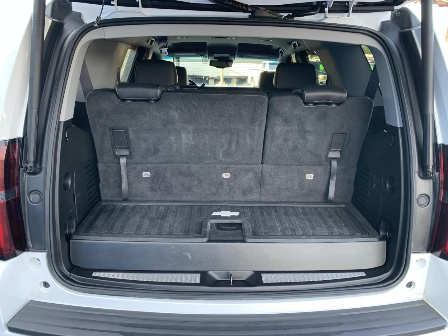 2015 WHITE /BLACK Chevrolet Tahoe LT 4WD (1GNSKBKC9FR) with an 5.3L V8 OHV 16V engine, Automatic transmission, located at 506 S. Kingshighway, Cape Girardeau, MO, 63703, (573) 235-5000, 37.294991, -89.553635 - 2015 Chevrolet Tahoe LT 4WD 129,xxx Miles 3rd. Row Leather Seats Heated Seats Power Lift gate Adaptive Cruise Bluetooth Bose Stereo Power Windows/Locks/Mirrors Remote Start 4 Wheel Drive We have financing available and we accept trades! Fill out a credit application on our website or com - Photo#7