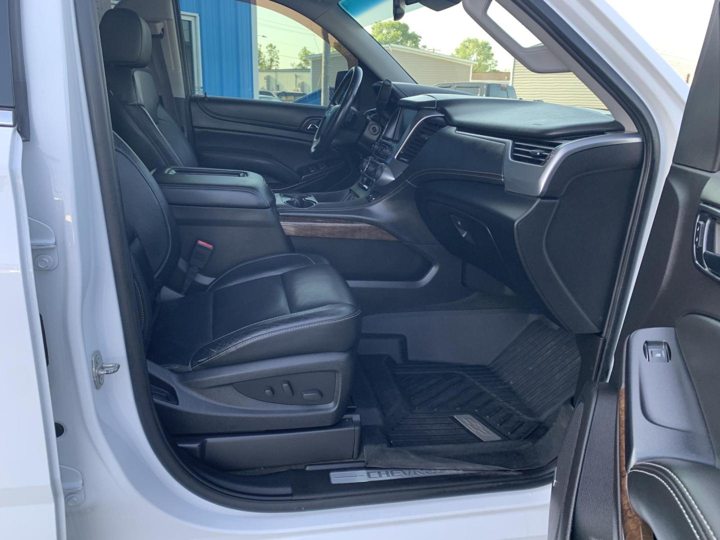 2015 WHITE /BLACK Chevrolet Tahoe LT 4WD (1GNSKBKC9FR) with an 5.3L V8 OHV 16V engine, Automatic transmission, located at 506 S. Kingshighway, Cape Girardeau, MO, 63703, (573) 235-5000, 37.294991, -89.553635 - 2015 Chevrolet Tahoe LT 4WD 129,xxx Miles 3rd. Row Leather Seats Heated Seats Power Lift gate Adaptive Cruise Bluetooth Bose Stereo Power Windows/Locks/Mirrors Remote Start 4 Wheel Drive We have financing available and we accept trades! Fill out a credit application on our website or com - Photo#12