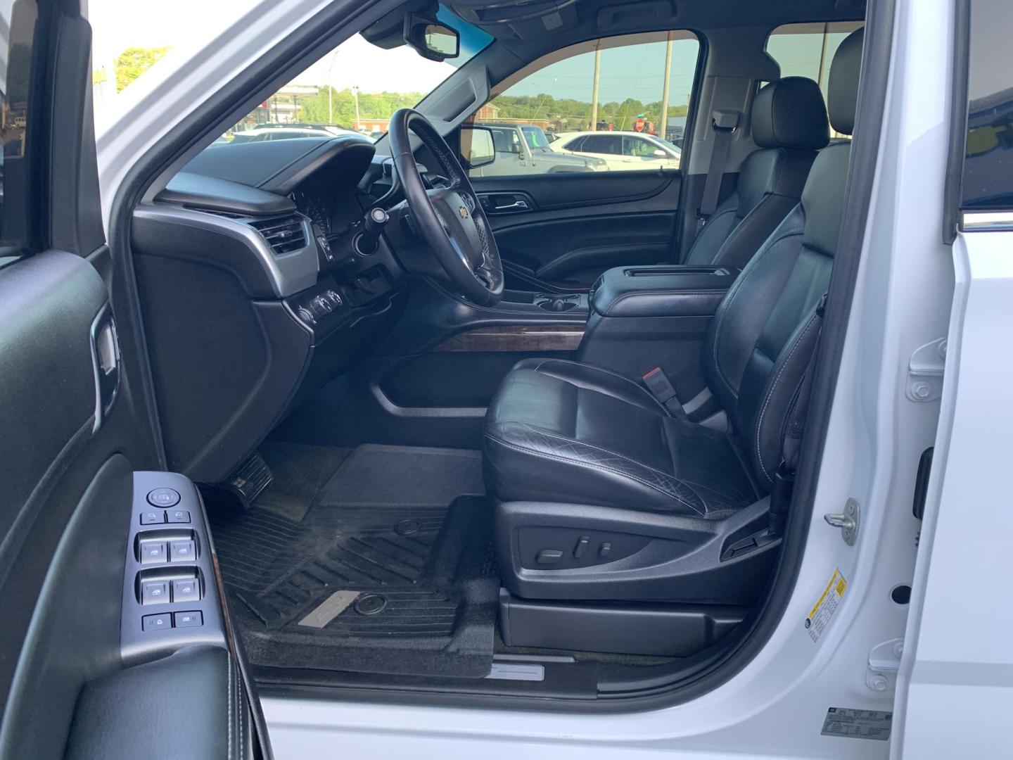 2015 WHITE /BLACK Chevrolet Tahoe LT 4WD (1GNSKBKC9FR) with an 5.3L V8 OHV 16V engine, Automatic transmission, located at 506 S. Kingshighway, Cape Girardeau, MO, 63703, (573) 235-5000, 37.294991, -89.553635 - 2015 Chevrolet Tahoe LT 4WD 129,xxx Miles 3rd. Row Leather Seats Heated Seats Power Lift gate Adaptive Cruise Bluetooth Bose Stereo Power Windows/Locks/Mirrors Remote Start 4 Wheel Drive We have financing available and we accept trades! Fill out a credit application on our website or com - Photo#21