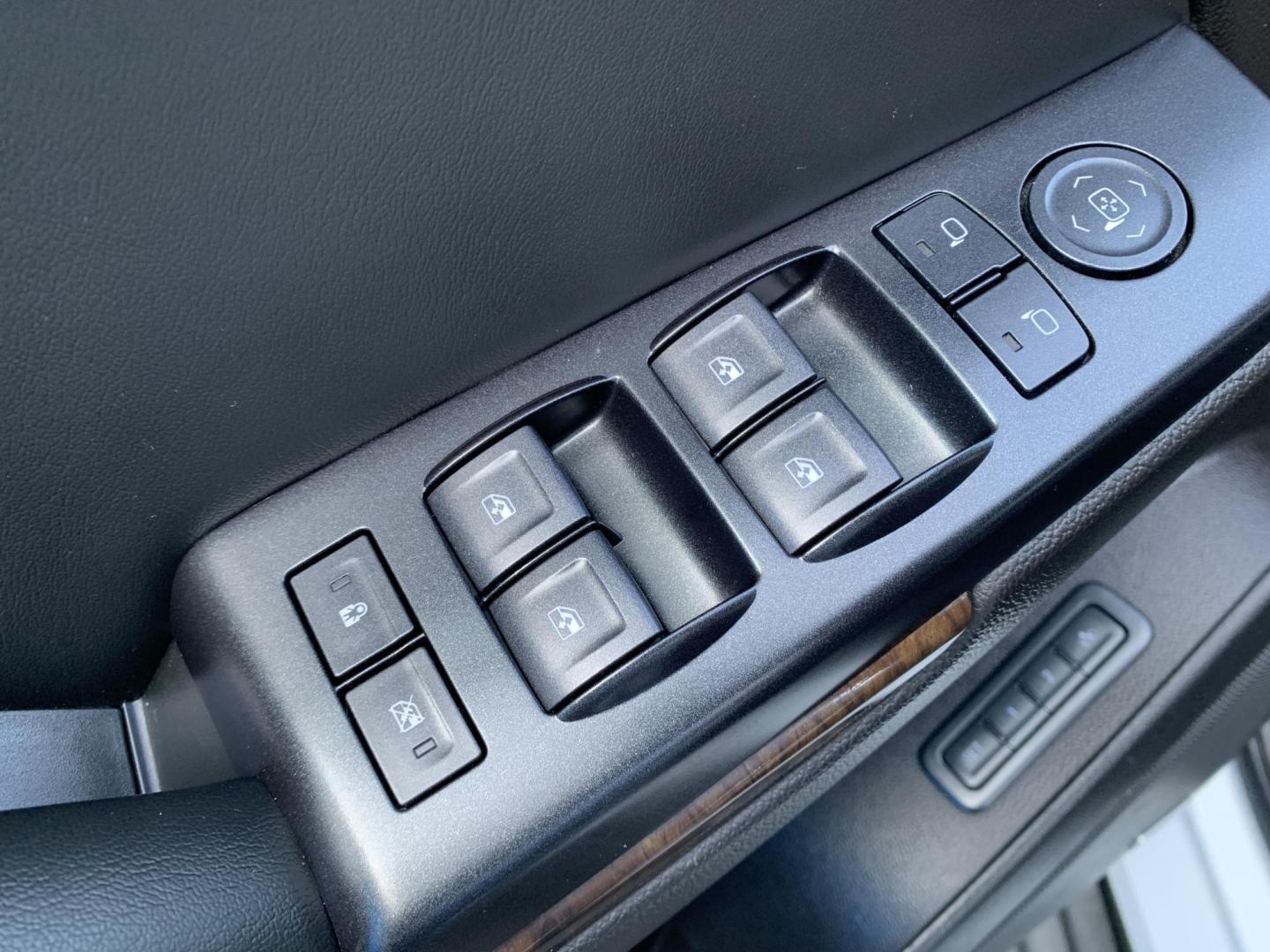 2015 WHITE /BLACK Chevrolet Tahoe LT 4WD (1GNSKBKC9FR) with an 5.3L V8 OHV 16V engine, Automatic transmission, located at 506 S. Kingshighway, Cape Girardeau, MO, 63703, (573) 235-5000, 37.294991, -89.553635 - 2015 Chevrolet Tahoe LT 4WD 129,xxx Miles 3rd. Row Leather Seats Heated Seats Power Lift gate Adaptive Cruise Bluetooth Bose Stereo Power Windows/Locks/Mirrors Remote Start 4 Wheel Drive We have financing available and we accept trades! Fill out a credit application on our website or com - Photo#22