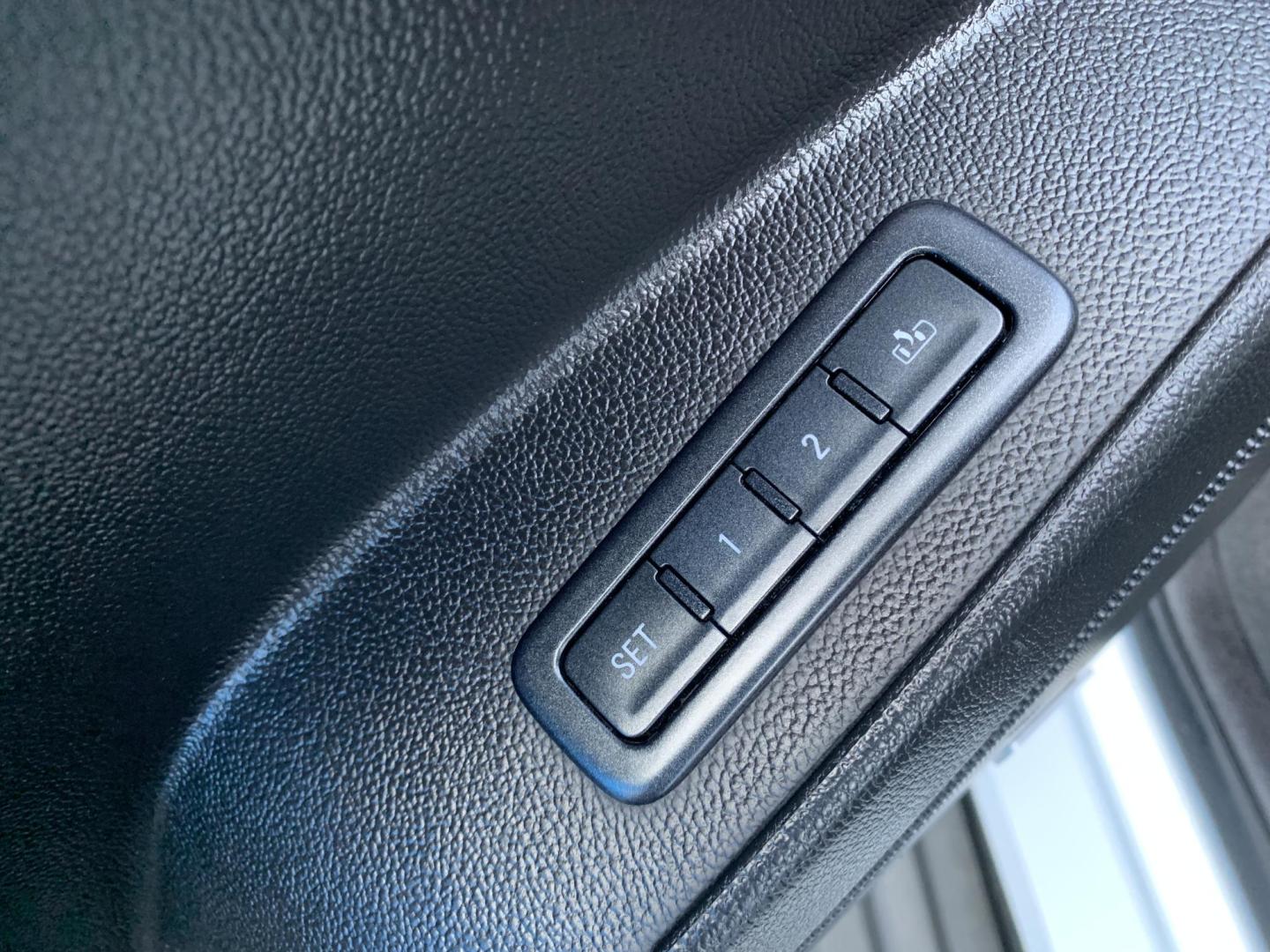 2015 WHITE /BLACK Chevrolet Tahoe LT 4WD (1GNSKBKC9FR) with an 5.3L V8 OHV 16V engine, Automatic transmission, located at 506 S. Kingshighway, Cape Girardeau, MO, 63703, (573) 235-5000, 37.294991, -89.553635 - 2015 Chevrolet Tahoe LT 4WD 129,xxx Miles 3rd. Row Leather Seats Heated Seats Power Lift gate Adaptive Cruise Bluetooth Bose Stereo Power Windows/Locks/Mirrors Remote Start 4 Wheel Drive We have financing available and we accept trades! Fill out a credit application on our website or com - Photo#23