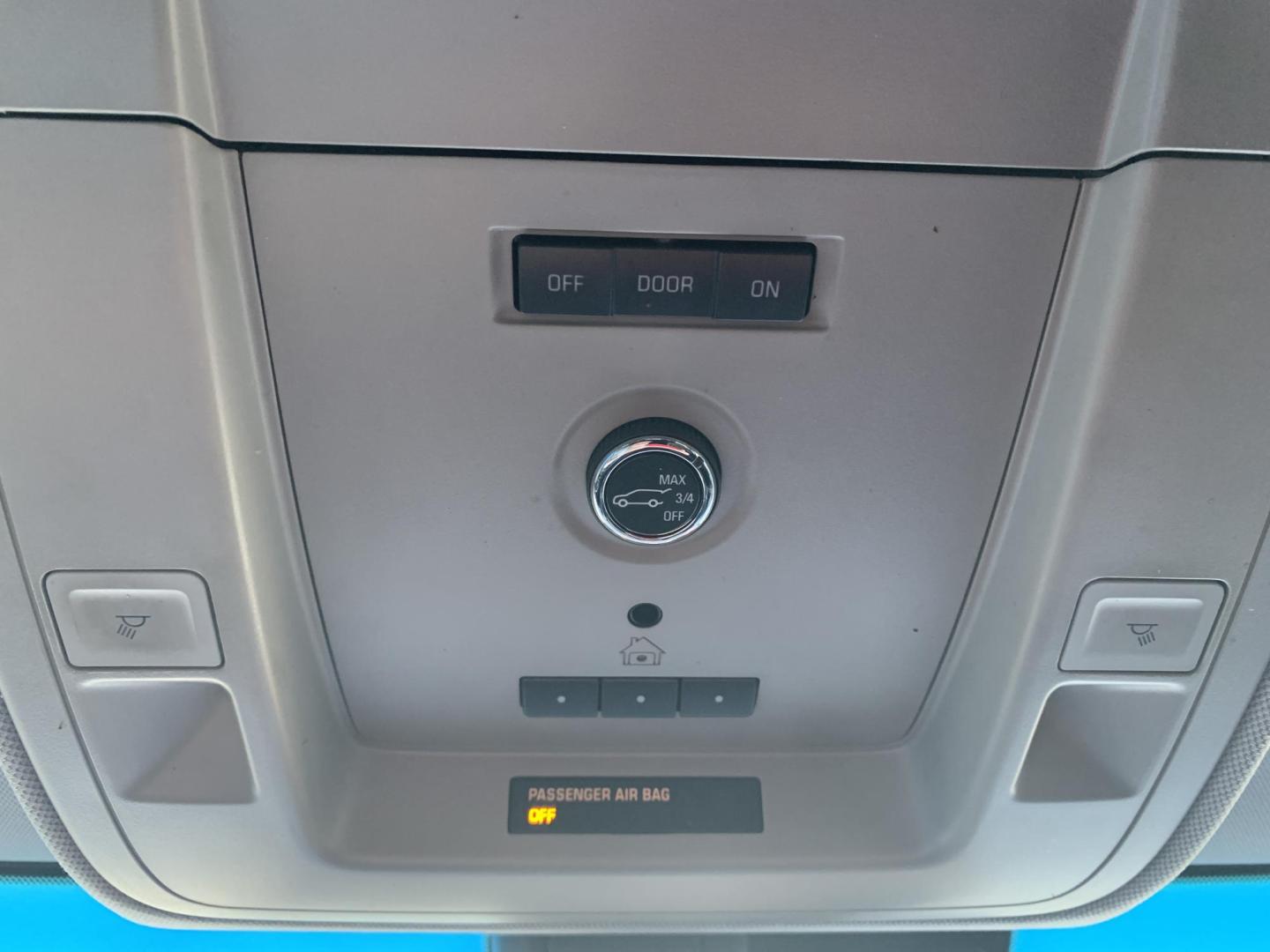 2015 WHITE /BLACK Chevrolet Tahoe LT 4WD (1GNSKBKC9FR) with an 5.3L V8 OHV 16V engine, Automatic transmission, located at 506 S. Kingshighway, Cape Girardeau, MO, 63703, (573) 235-5000, 37.294991, -89.553635 - 2015 Chevrolet Tahoe LT 4WD 129,xxx Miles 3rd. Row Leather Seats Heated Seats Power Lift gate Adaptive Cruise Bluetooth Bose Stereo Power Windows/Locks/Mirrors Remote Start 4 Wheel Drive We have financing available and we accept trades! Fill out a credit application on our website or com - Photo#37