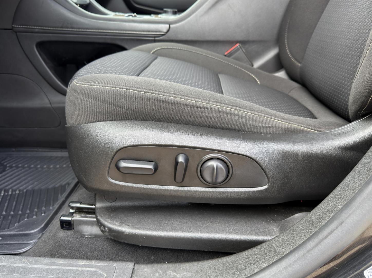 2021 BLACK /Black GMC Acadia SLE-1 FWD (1GKKNKLS1MZ) with an 3.6L V6 engine, Automatic transmission, located at 2990 Old Orchard Rd., Jackson, MO, 63755, 37.354214, -89.612106 - 2021 GMC Acadia SLE 1-Owner 150xxx miles Front Wheel Drive 3.6L V6 Automatic 3rd Row Backup Camera Power Driver Seat Heated Seats Bluetooth Remote Start Cruise Power Windows/Locks/Mirrors We have financing available and we accept trades! Fill out a credit application on our website or - Photo#4