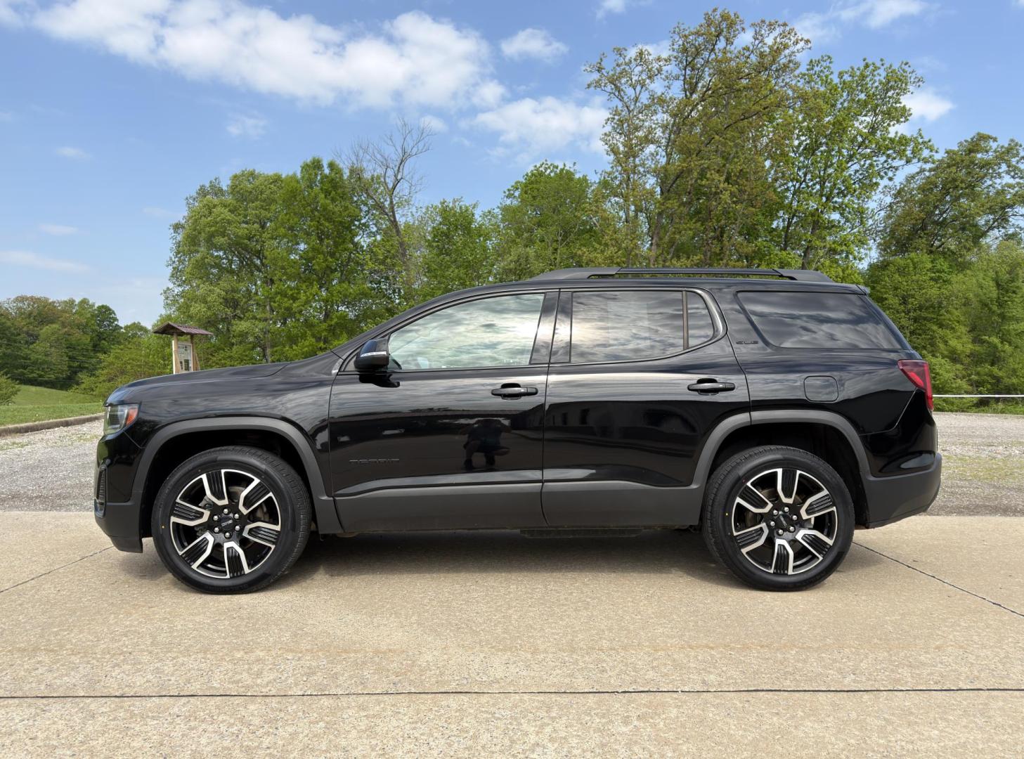 2021 BLACK /Black GMC Acadia SLE-1 FWD (1GKKNKLS1MZ) with an 3.6L V6 engine, Automatic transmission, located at 2990 Old Orchard Rd., Jackson, MO, 63755, 37.354214, -89.612106 - 2021 GMC Acadia SLE 1-Owner 150xxx miles Front Wheel Drive 3.6L V6 Automatic 3rd Row Backup Camera Power Driver Seat Heated Seats Bluetooth Remote Start Cruise Power Windows/Locks/Mirrors We have financing available and we accept trades! Fill out a credit application on our website or - Photo#7