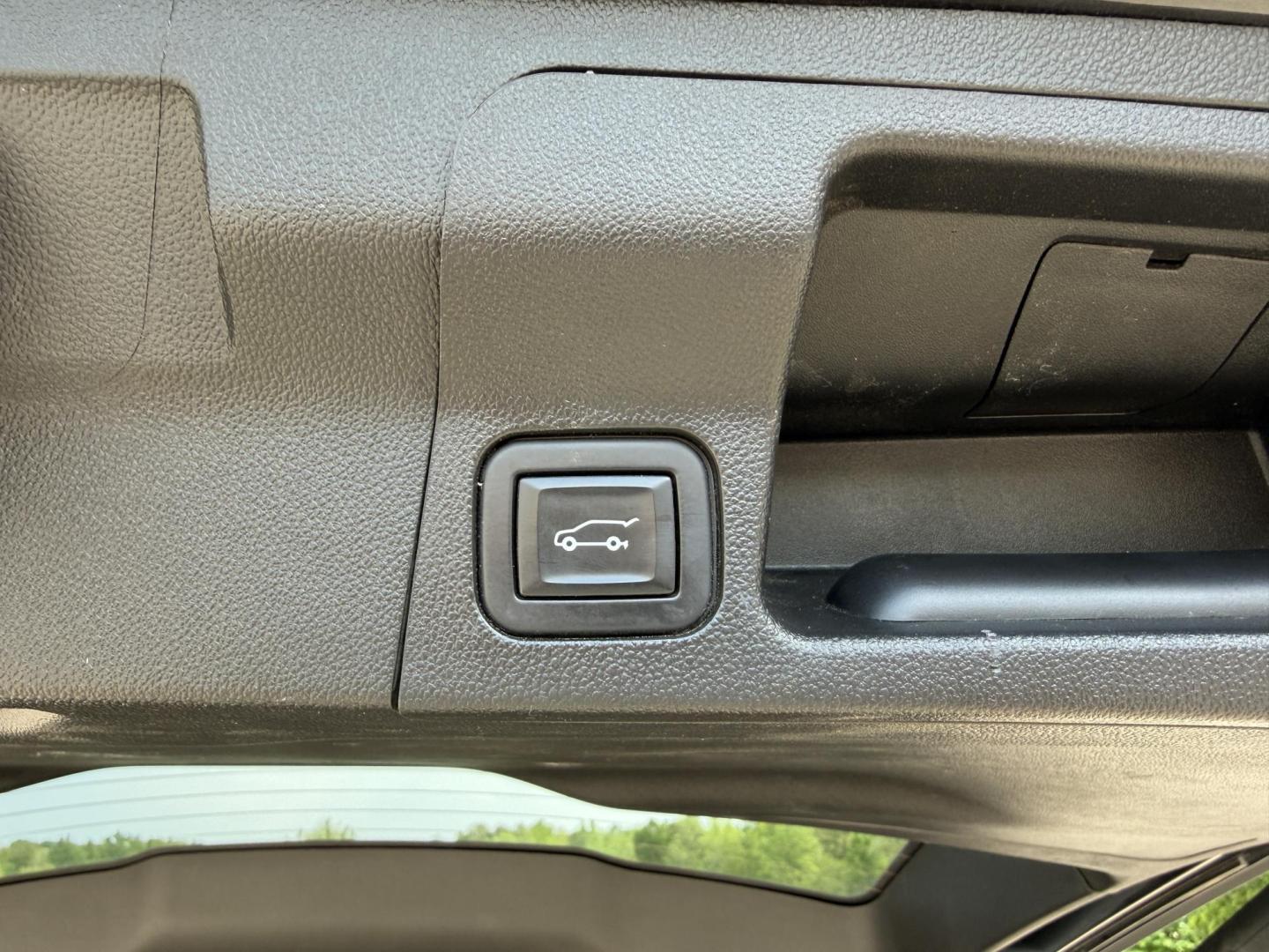 2021 BLACK /Black GMC Acadia SLE-1 FWD (1GKKNKLS1MZ) with an 3.6L V6 engine, Automatic transmission, located at 2990 Old Orchard Rd., Jackson, MO, 63755, 37.354214, -89.612106 - 2021 GMC Acadia SLE 1-Owner 150xxx miles Front Wheel Drive 3.6L V6 Automatic 3rd Row Backup Camera Power Driver Seat Heated Seats Bluetooth Remote Start Cruise Power Windows/Locks/Mirrors We have financing available and we accept trades! Fill out a credit application on our website or - Photo#22