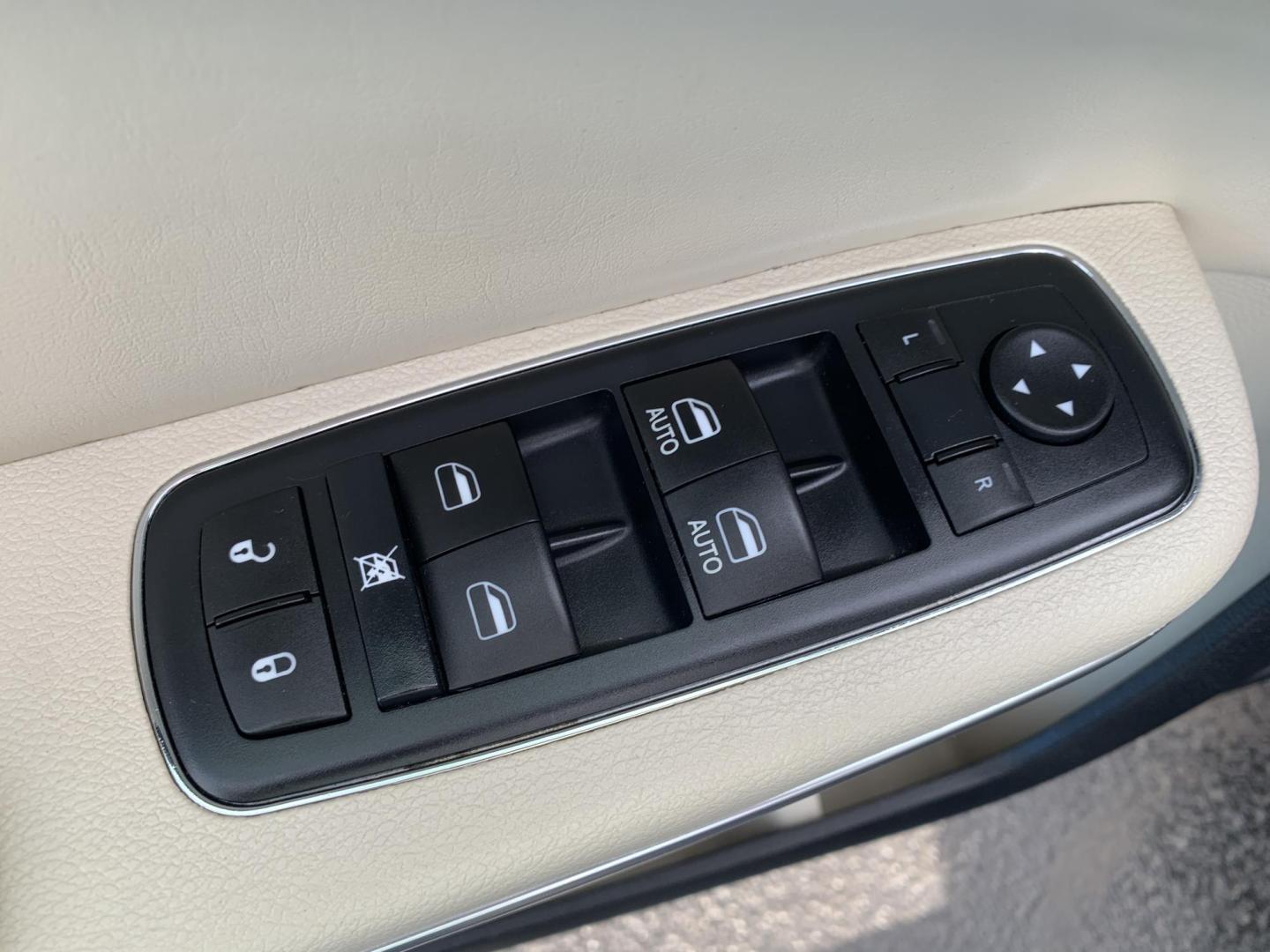 2016 BLUE /TAN Chrysler 300 C AWD (2C3CCAKGXGH) with an 3.6L V6 SOHC 24V engine, Automatic transmission, located at 506 S. Kingshighway, Cape Girardeau, MO, 63703, (573) 235-5000, 37.294991, -89.553635 - 2016 Chrysler 300 C AWD 178,xxx miles Heated Steering Wheel Heated Seats All Wheel Drive Power Seats Sunroof Bluetooth Cruise Power Windows/Locks/Mirrors Remote Start We have financing available and we accept trades! Fill out a credit application on our website or come by today! If you - Photo#20