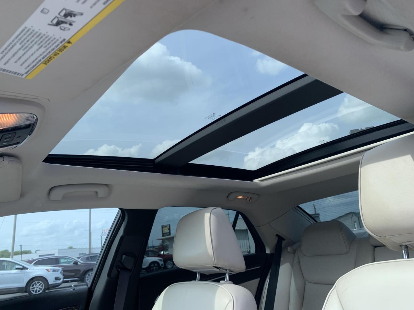 2016 BLUE /TAN Chrysler 300 C AWD (2C3CCAKGXGH) with an 3.6L V6 SOHC 24V engine, Automatic transmission, located at 506 S. Kingshighway, Cape Girardeau, MO, 63703, (573) 235-5000, 37.294991, -89.553635 - 2016 Chrysler 300 C AWD 178,xxx miles Heated Steering Wheel Heated Seats All Wheel Drive Power Seats Sunroof Bluetooth Cruise Power Windows/Locks/Mirrors Remote Start We have financing available and we accept trades! Fill out a credit application on our website or come by today! If you - Photo#23