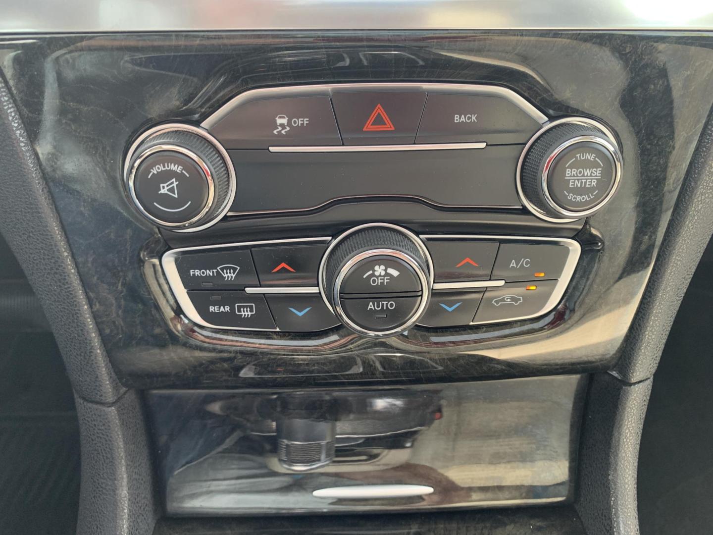 2016 BLUE /TAN Chrysler 300 C AWD (2C3CCAKGXGH) with an 3.6L V6 SOHC 24V engine, Automatic transmission, located at 506 S. Kingshighway, Cape Girardeau, MO, 63703, (573) 235-5000, 37.294991, -89.553635 - 2016 Chrysler 300 C AWD 178,xxx miles Heated Steering Wheel Heated Seats All Wheel Drive Power Seats Sunroof Bluetooth Cruise Power Windows/Locks/Mirrors Remote Start We have financing available and we accept trades! Fill out a credit application on our website or come by today! If you - Photo#30