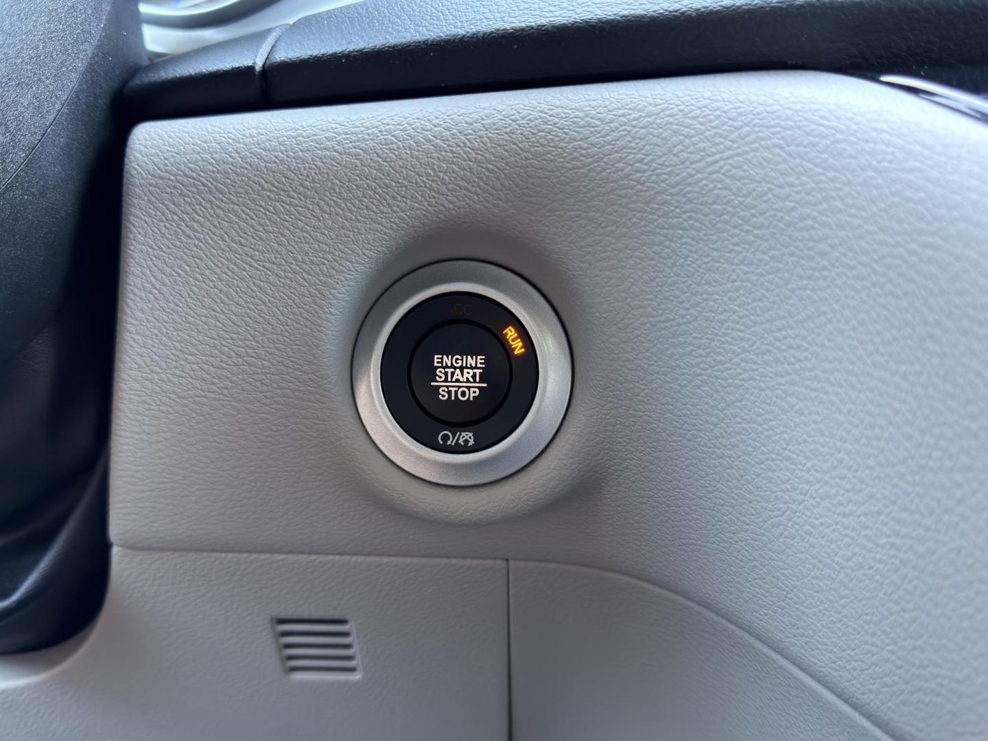 2020 BLACK /Black Chrysler Pacifica Touring-L (2C4RC1BG9LR) with an 3.6L V6 engine, Automatic transmission, located at 2990 Old Orchard Rd., Jackson, MO, 63755, 37.354214, -89.612106 - 2020 Chrysler Pacifica Touring-L 90xxx miles Front Wheel Drive 3.6L V6 Automatic Leather 3rd Row Stow 'N Go Backup Camera Power Driver Seat Heated Seats Heated Steering Wheel Bluetooth Remote Start Cruise Power Windows/Locks/Mirrors We have financing available and we accept trades! F - Photo#28