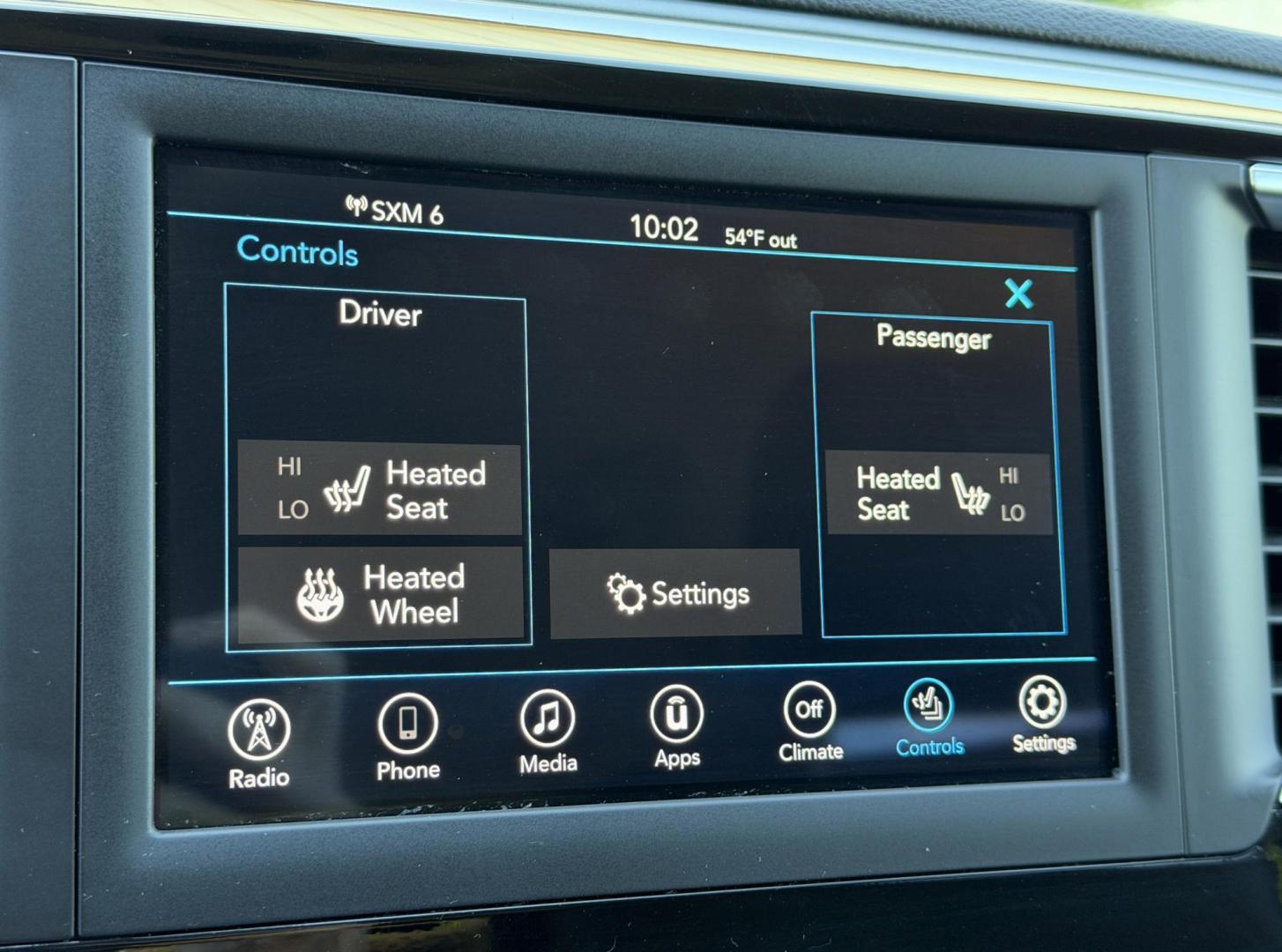 2020 BLACK /Black Chrysler Pacifica Touring-L (2C4RC1BG9LR) with an 3.6L V6 engine, Automatic transmission, located at 2990 Old Orchard Rd., Jackson, MO, 63755, 37.354214, -89.612106 - 2020 Chrysler Pacifica Touring-L 90xxx miles Front Wheel Drive 3.6L V6 Automatic Leather 3rd Row Stow 'N Go Backup Camera Power Driver Seat Heated Seats Heated Steering Wheel Bluetooth Remote Start Cruise Power Windows/Locks/Mirrors We have financing available and we accept trades! F - Photo#3