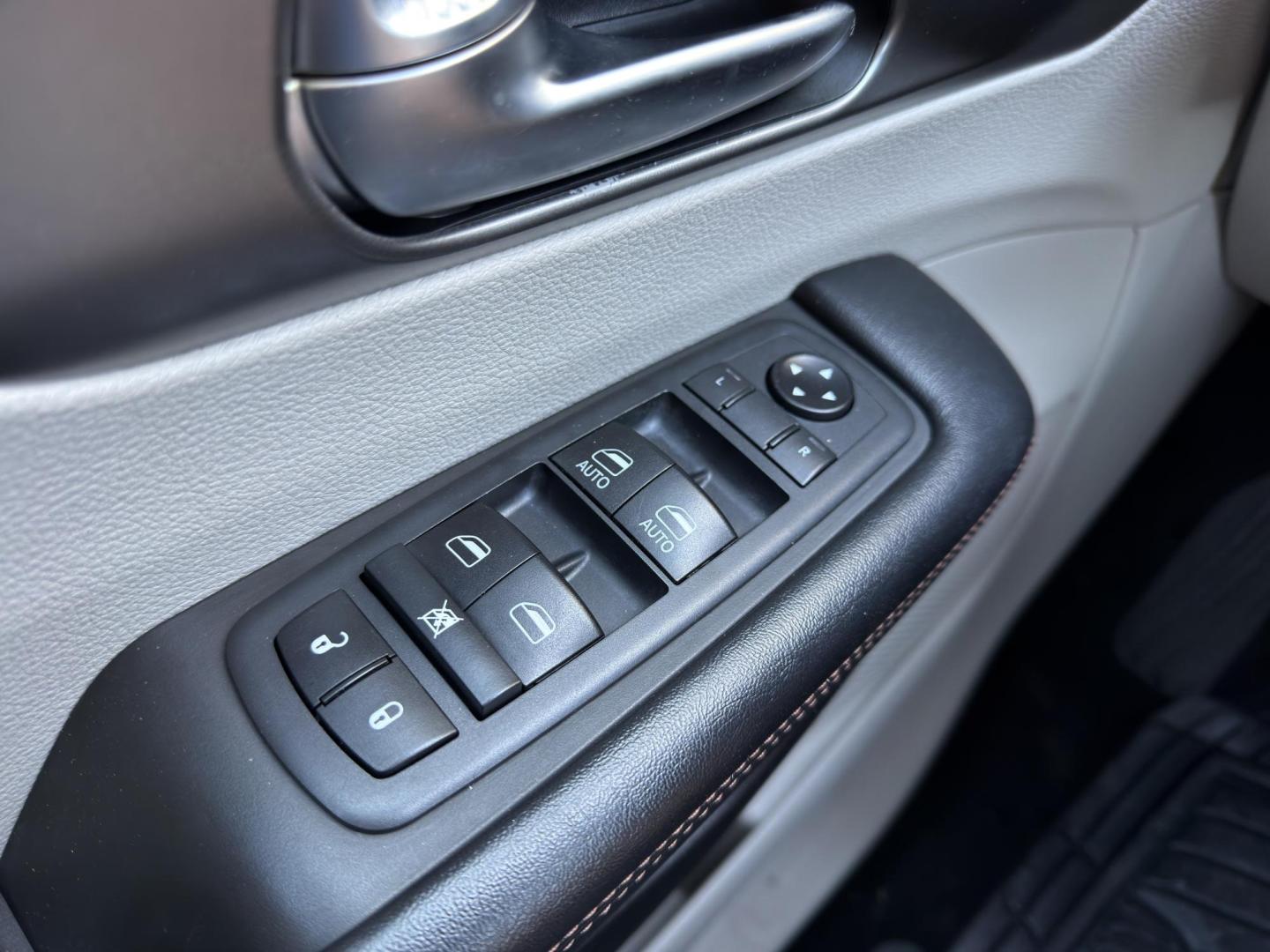 2020 BLACK /Black Chrysler Pacifica Touring-L (2C4RC1BG9LR) with an 3.6L V6 engine, Automatic transmission, located at 2990 Old Orchard Rd., Jackson, MO, 63755, 37.354214, -89.612106 - 2020 Chrysler Pacifica Touring-L 90xxx miles Front Wheel Drive 3.6L V6 Automatic Leather 3rd Row Stow 'N Go Backup Camera Power Driver Seat Heated Seats Heated Steering Wheel Bluetooth Remote Start Cruise Power Windows/Locks/Mirrors We have financing available and we accept trades! F - Photo#34