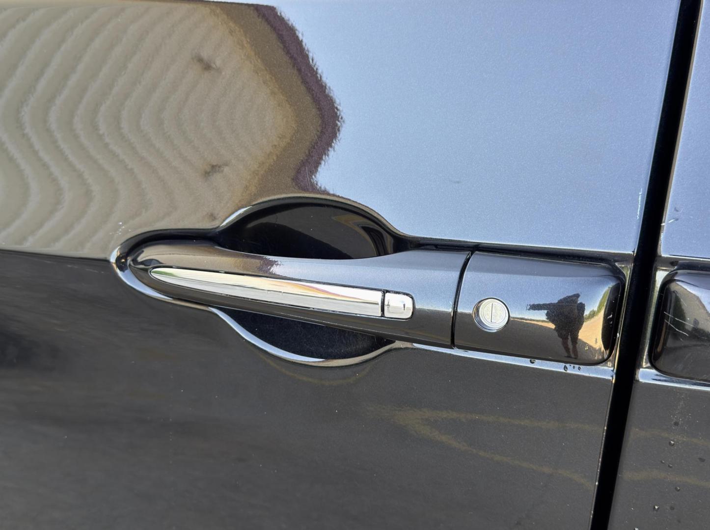 2020 BLACK /Black Chrysler Pacifica Touring-L (2C4RC1BG9LR) with an 3.6L V6 engine, Automatic transmission, located at 2990 Old Orchard Rd., Jackson, MO, 63755, 37.354214, -89.612106 - 2020 Chrysler Pacifica Touring-L 90xxx miles Front Wheel Drive 3.6L V6 Automatic Leather 3rd Row Stow 'N Go Backup Camera Power Driver Seat Heated Seats Heated Steering Wheel Bluetooth Remote Start Cruise Power Windows/Locks/Mirrors We have financing available and we accept trades! F - Photo#40