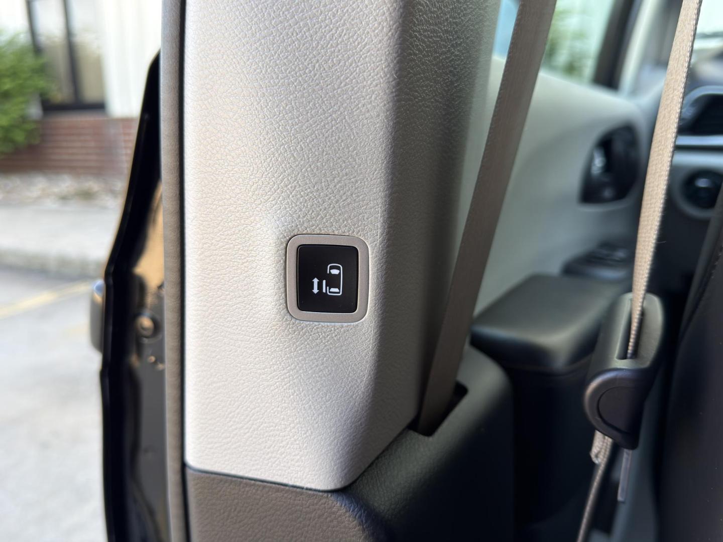 2020 BLACK /Black Chrysler Pacifica Touring-L (2C4RC1BG9LR) with an 3.6L V6 engine, Automatic transmission, located at 2990 Old Orchard Rd., Jackson, MO, 63755, 37.354214, -89.612106 - 2020 Chrysler Pacifica Touring-L 90xxx miles Front Wheel Drive 3.6L V6 Automatic Leather 3rd Row Stow 'N Go Backup Camera Power Driver Seat Heated Seats Heated Steering Wheel Bluetooth Remote Start Cruise Power Windows/Locks/Mirrors We have financing available and we accept trades! F - Photo#39