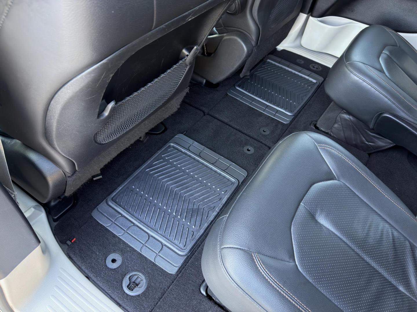 2020 BLACK /Black Chrysler Pacifica Touring-L (2C4RC1BG9LR) with an 3.6L V6 engine, Automatic transmission, located at 2990 Old Orchard Rd., Jackson, MO, 63755, 37.354214, -89.612106 - 2020 Chrysler Pacifica Touring-L 90xxx miles Front Wheel Drive 3.6L V6 Automatic Leather 3rd Row Stow 'N Go Backup Camera Power Driver Seat Heated Seats Heated Steering Wheel Bluetooth Remote Start Cruise Power Windows/Locks/Mirrors We have financing available and we accept trades! F - Photo#5