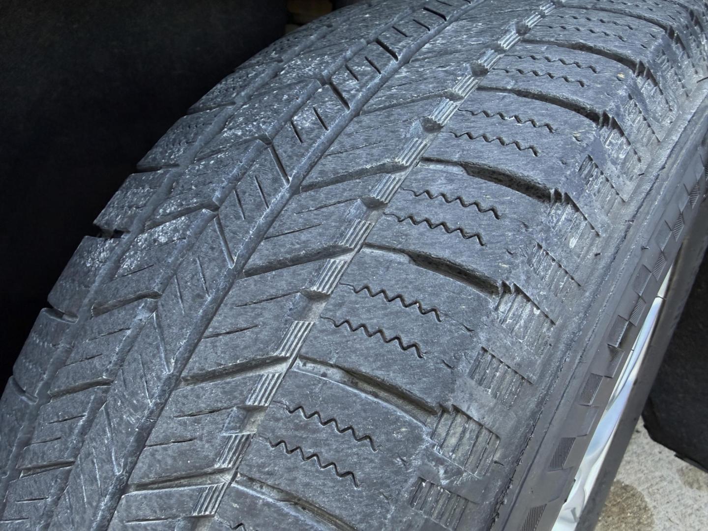 2020 BLACK /Black Chrysler Pacifica Touring-L (2C4RC1BG9LR) with an 3.6L V6 engine, Automatic transmission, located at 2990 Old Orchard Rd., Jackson, MO, 63755, 37.354214, -89.612106 - 2020 Chrysler Pacifica Touring-L 90xxx miles Front Wheel Drive 3.6L V6 Automatic Leather 3rd Row Stow 'N Go Backup Camera Power Driver Seat Heated Seats Heated Steering Wheel Bluetooth Remote Start Cruise Power Windows/Locks/Mirrors We have financing available and we accept trades! F - Photo#43