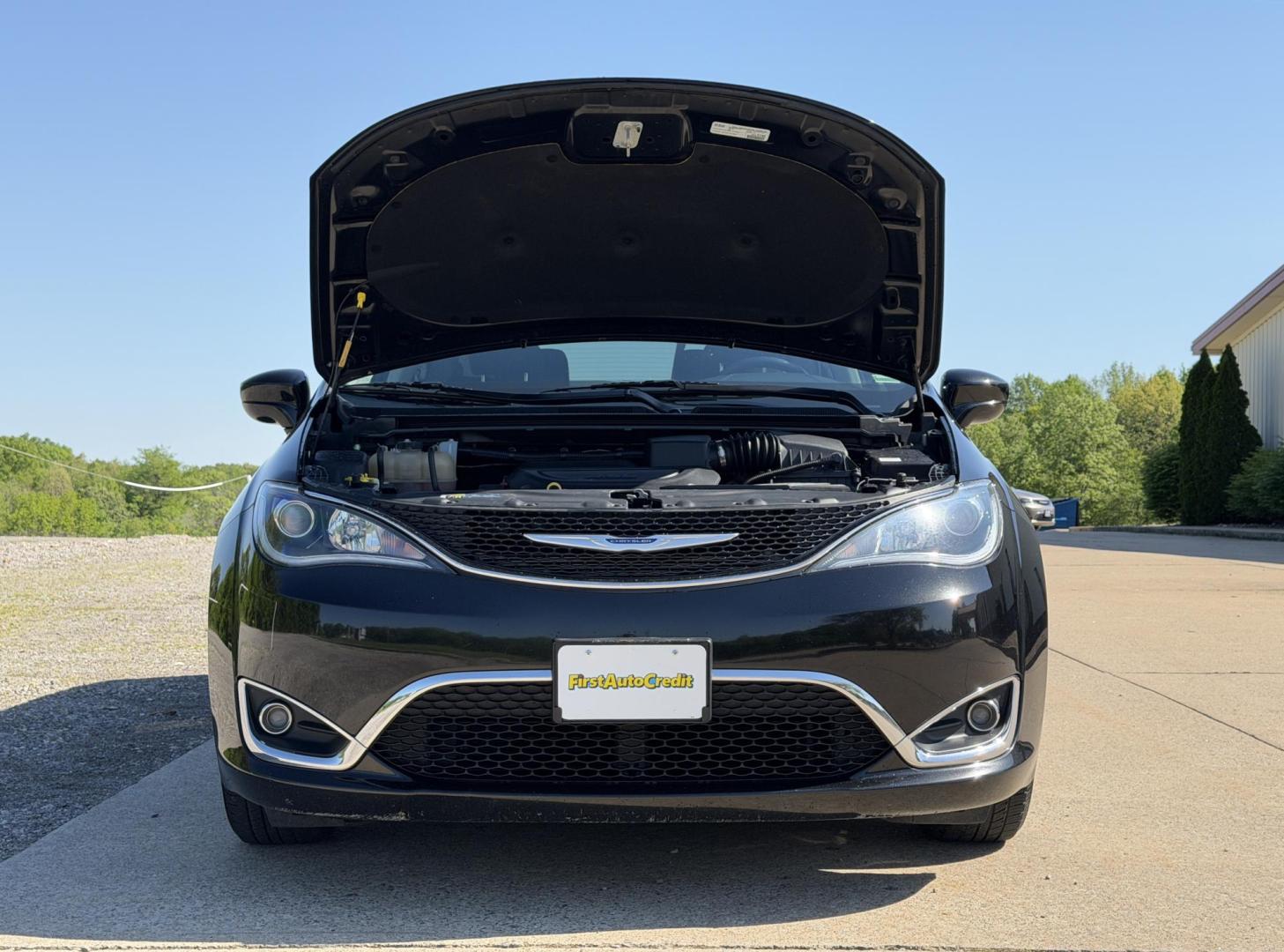 2020 BLACK /Black Chrysler Pacifica Touring-L (2C4RC1BG9LR) with an 3.6L V6 engine, Automatic transmission, located at 2990 Old Orchard Rd., Jackson, MO, 63755, 37.354214, -89.612106 - 2020 Chrysler Pacifica Touring-L 90xxx miles Front Wheel Drive 3.6L V6 Automatic Leather 3rd Row Stow 'N Go Backup Camera Power Driver Seat Heated Seats Heated Steering Wheel Bluetooth Remote Start Cruise Power Windows/Locks/Mirrors We have financing available and we accept trades! F - Photo#41