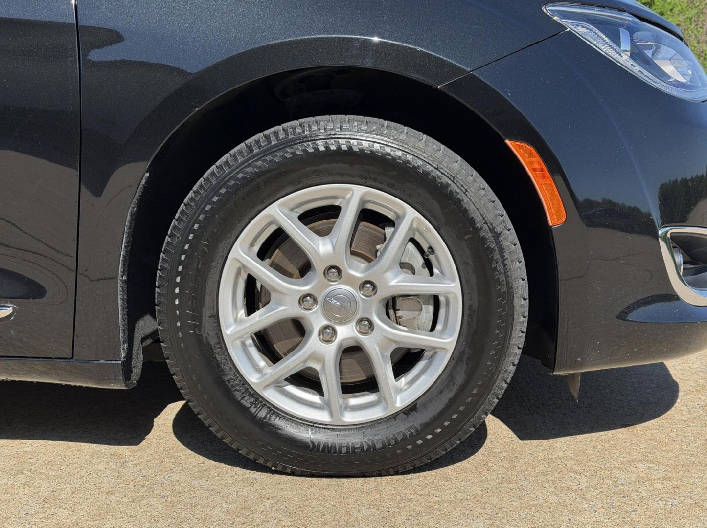 2020 BLACK /Black Chrysler Pacifica Touring-L (2C4RC1BG9LR) with an 3.6L V6 engine, Automatic transmission, located at 2990 Old Orchard Rd., Jackson, MO, 63755, 37.354214, -89.612106 - 2020 Chrysler Pacifica Touring-L 90xxx miles Front Wheel Drive 3.6L V6 Automatic Leather 3rd Row Stow 'N Go Backup Camera Power Driver Seat Heated Seats Heated Steering Wheel Bluetooth Remote Start Cruise Power Windows/Locks/Mirrors We have financing available and we accept trades! F - Photo#47