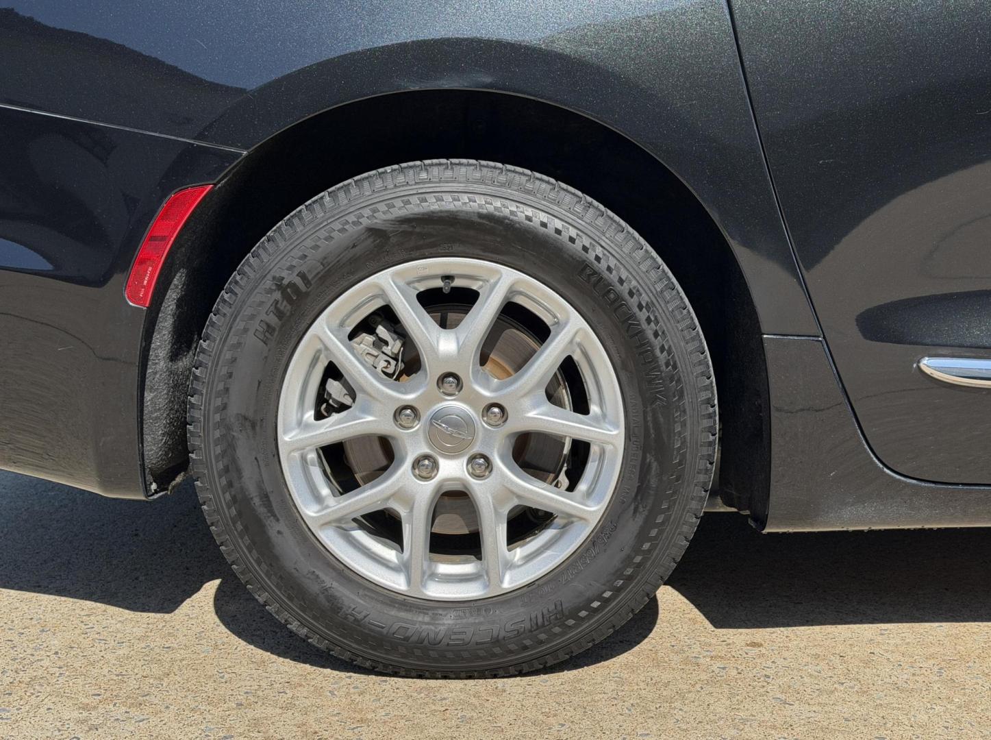 2020 BLACK /Black Chrysler Pacifica Touring-L (2C4RC1BG9LR) with an 3.6L V6 engine, Automatic transmission, located at 2990 Old Orchard Rd., Jackson, MO, 63755, 37.354214, -89.612106 - 2020 Chrysler Pacifica Touring-L 90xxx miles Front Wheel Drive 3.6L V6 Automatic Leather 3rd Row Stow 'N Go Backup Camera Power Driver Seat Heated Seats Heated Steering Wheel Bluetooth Remote Start Cruise Power Windows/Locks/Mirrors We have financing available and we accept trades! F - Photo#46