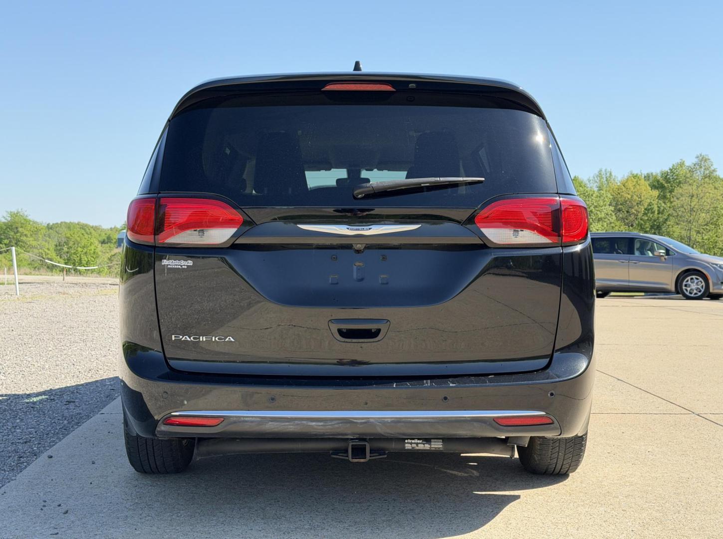 2020 BLACK /Black Chrysler Pacifica Touring-L (2C4RC1BG9LR) with an 3.6L V6 engine, Automatic transmission, located at 2990 Old Orchard Rd., Jackson, MO, 63755, 37.354214, -89.612106 - 2020 Chrysler Pacifica Touring-L 90xxx miles Front Wheel Drive 3.6L V6 Automatic Leather 3rd Row Stow 'N Go Backup Camera Power Driver Seat Heated Seats Heated Steering Wheel Bluetooth Remote Start Cruise Power Windows/Locks/Mirrors We have financing available and we accept trades! F - Photo#12