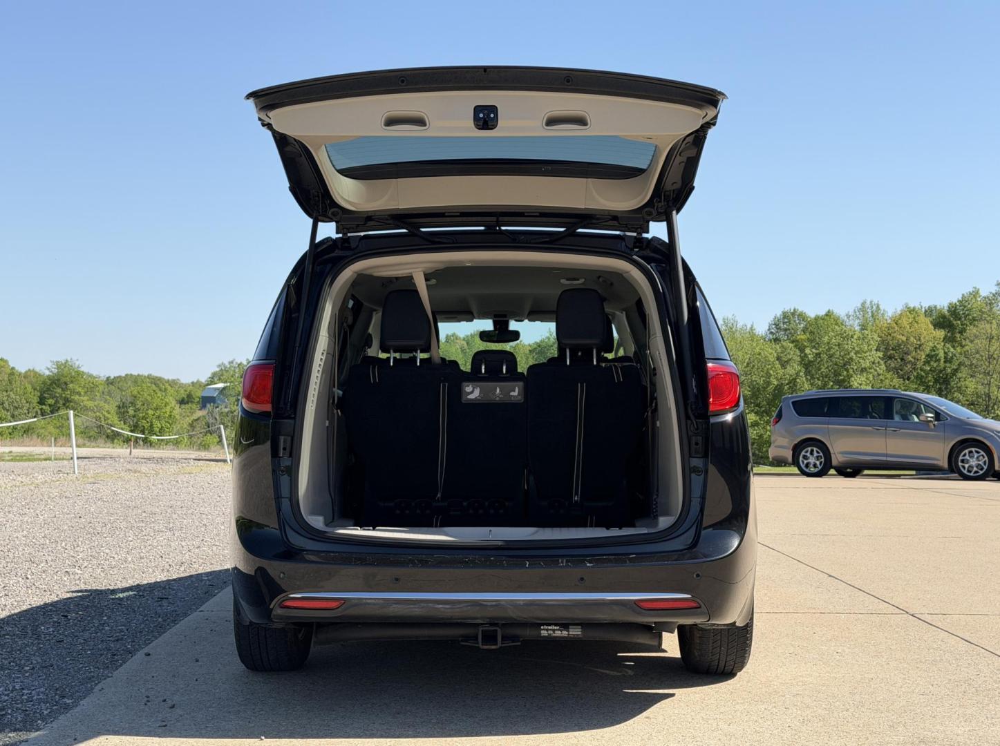 2020 BLACK /Black Chrysler Pacifica Touring-L (2C4RC1BG9LR) with an 3.6L V6 engine, Automatic transmission, located at 2990 Old Orchard Rd., Jackson, MO, 63755, 37.354214, -89.612106 - 2020 Chrysler Pacifica Touring-L 90xxx miles Front Wheel Drive 3.6L V6 Automatic Leather 3rd Row Stow 'N Go Backup Camera Power Driver Seat Heated Seats Heated Steering Wheel Bluetooth Remote Start Cruise Power Windows/Locks/Mirrors We have financing available and we accept trades! F - Photo#21